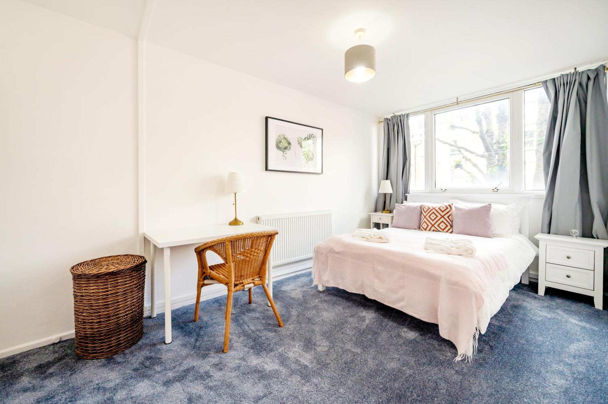 3 Bed Flat Near Paddington Apartment *
