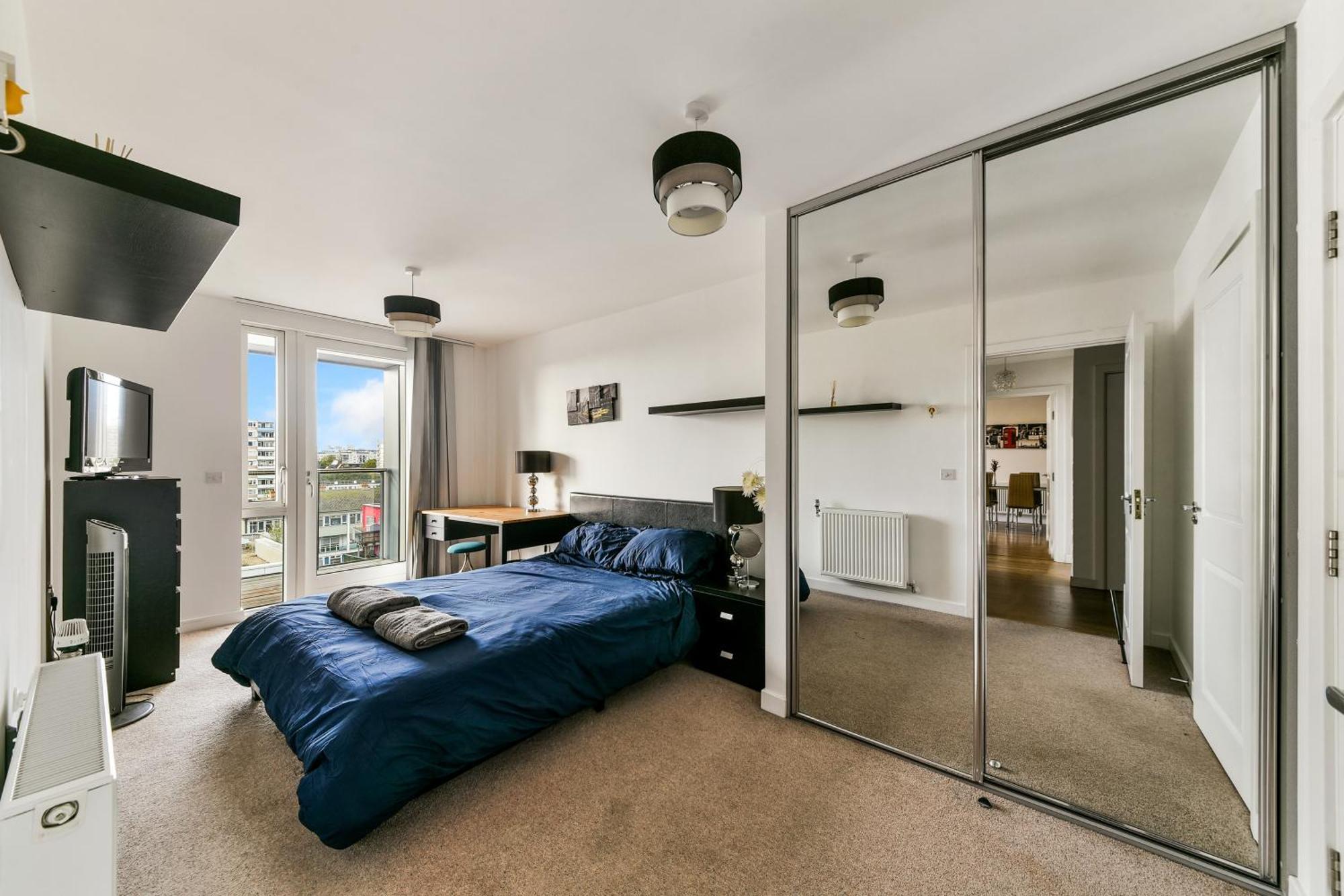 Apartment Incredible 2 Bed, 2 Bath Flat In Canary Wharf London