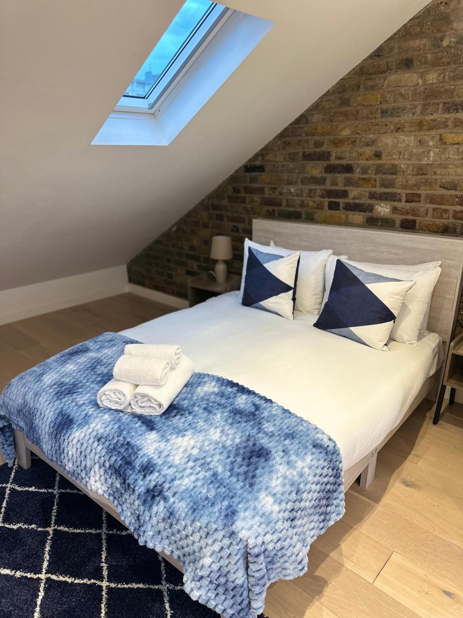 2-bed, 2-bathroom Split Level Flat In Hackney With 2 Balconies * London