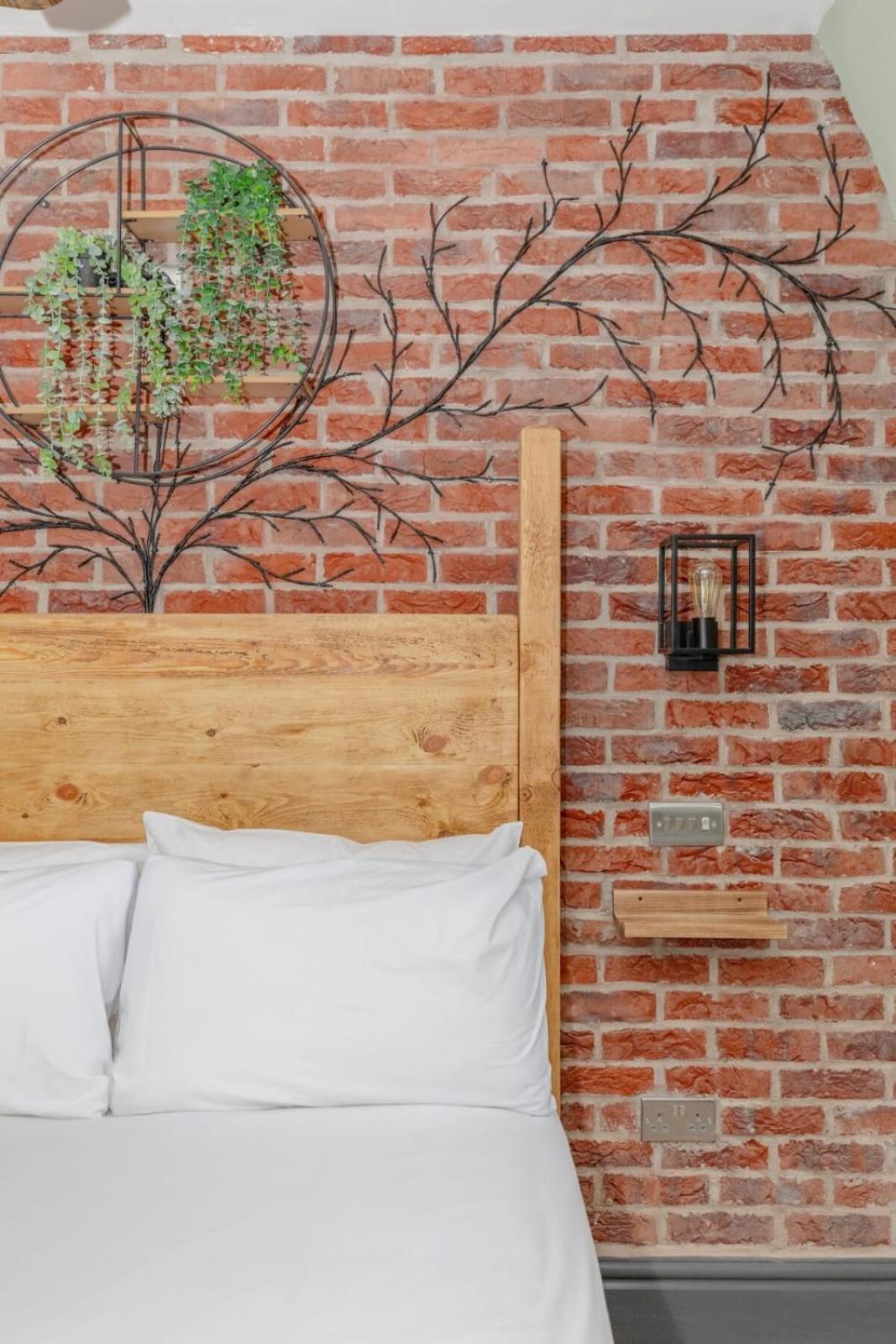 Newly-refurbished Loft-style Flat Farringdon! * London