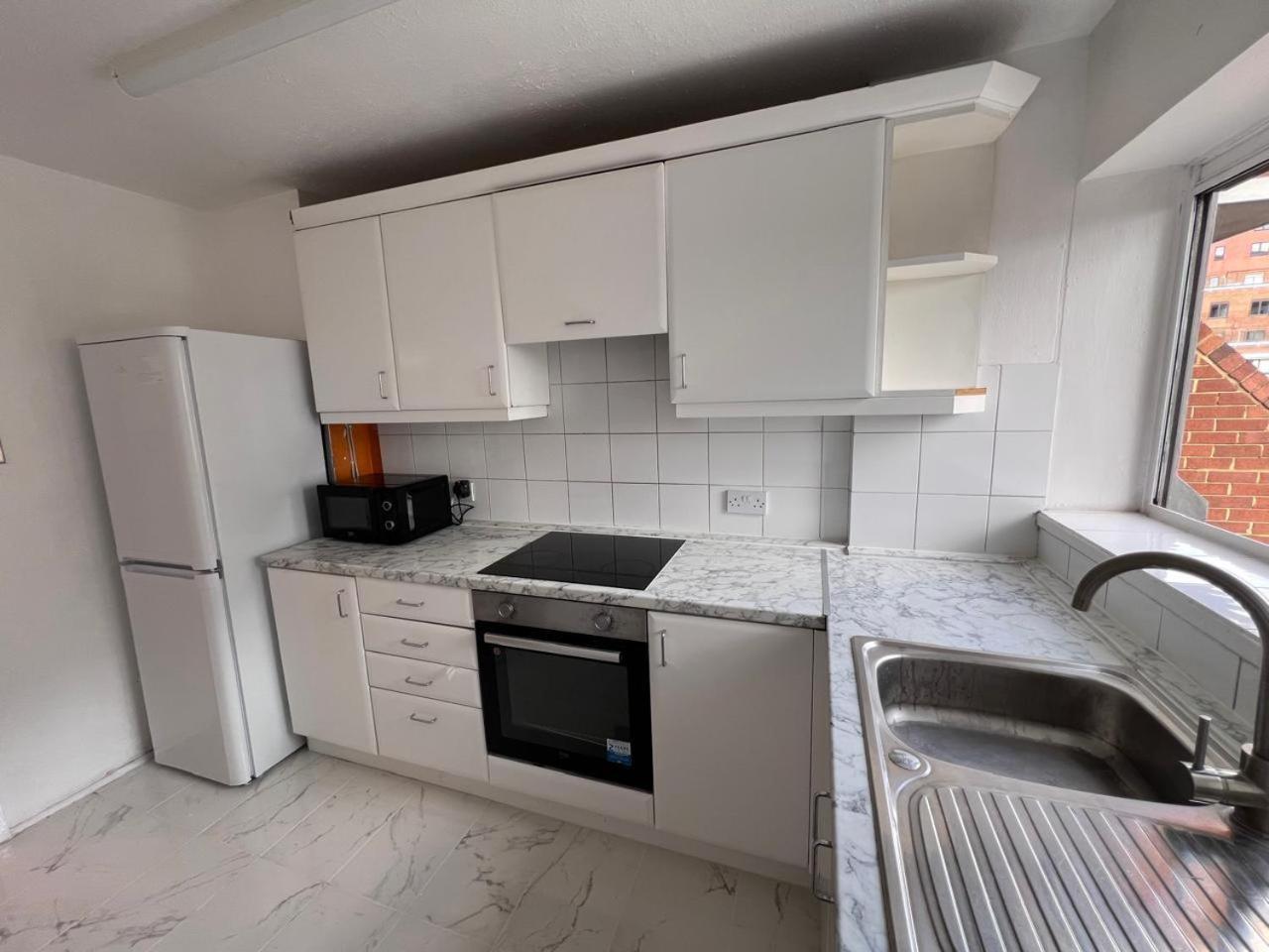 Queens Way Apartamento *