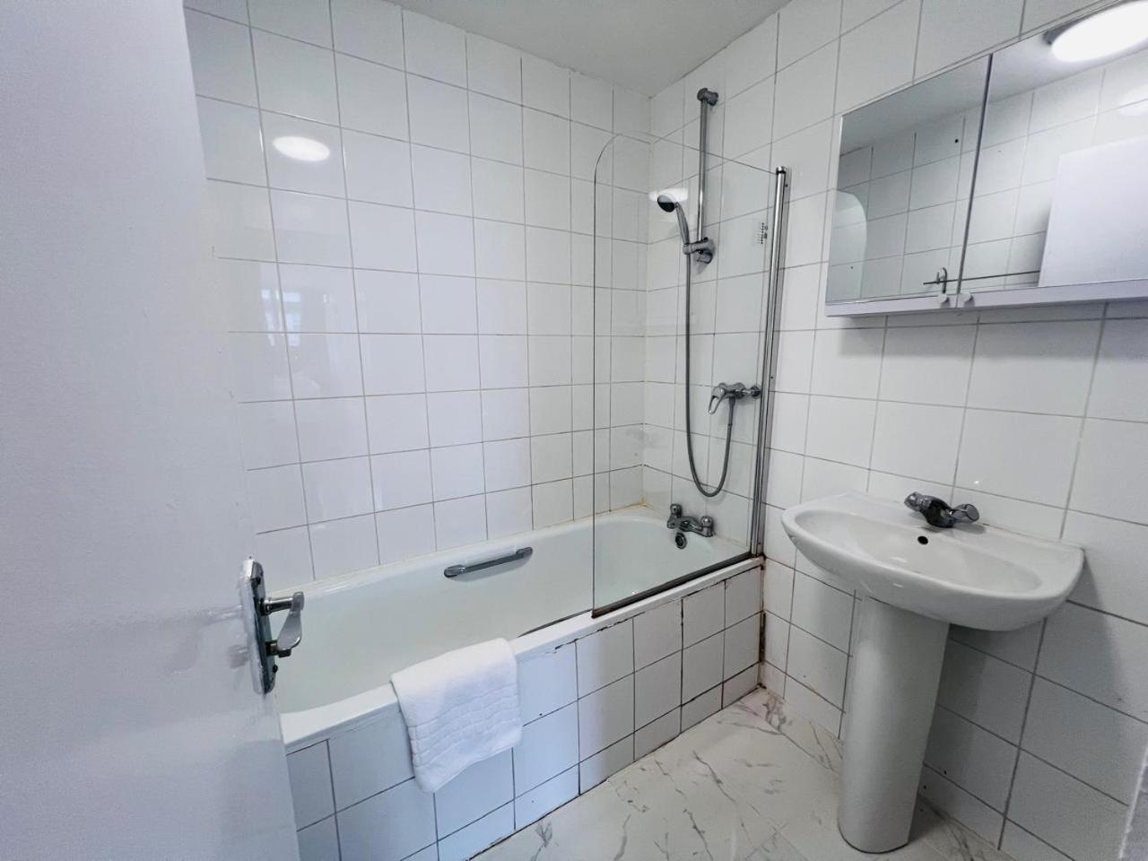 Queens Way Apartamento *