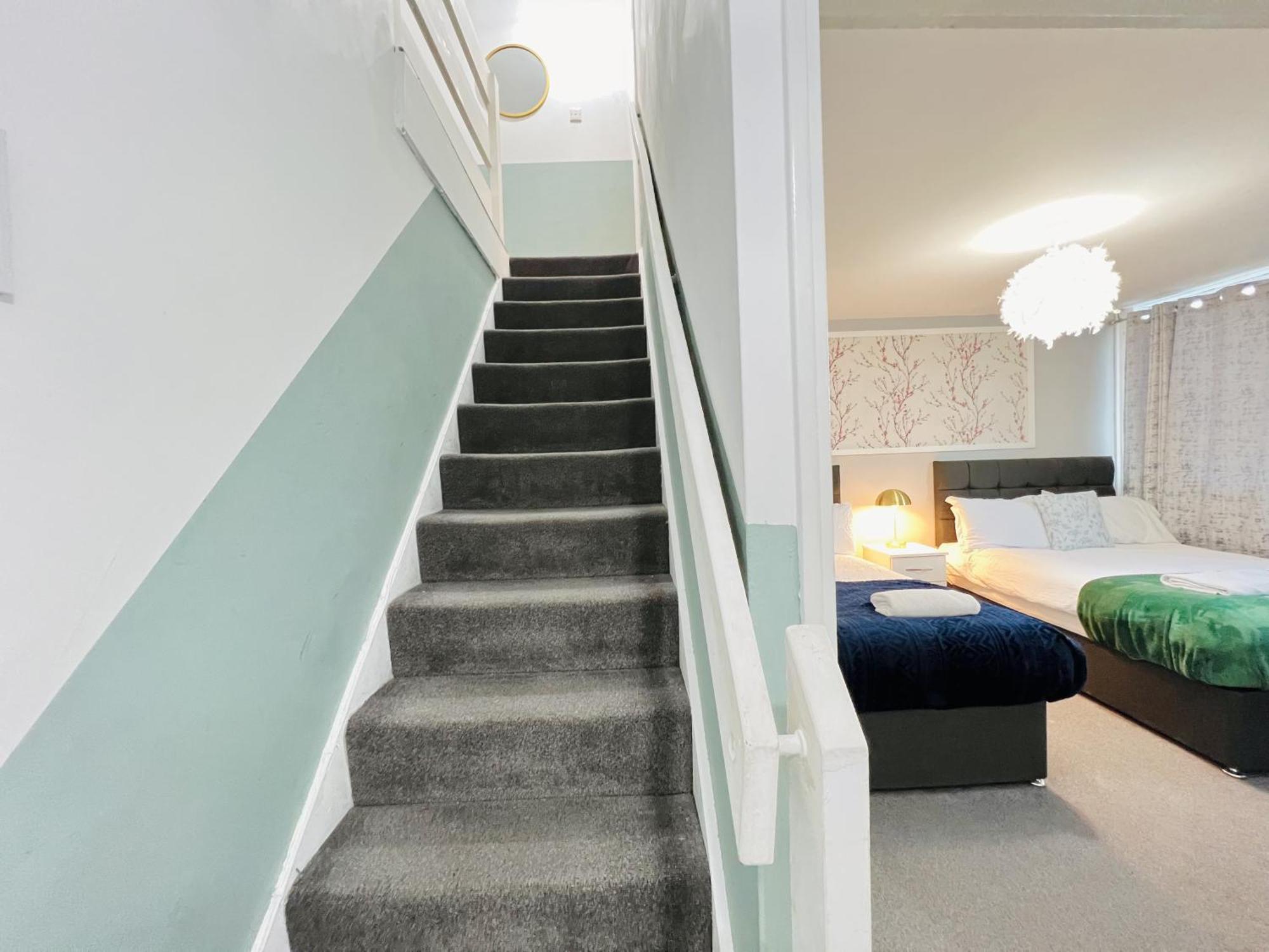 K Paddington 3 Bedroom Renovated Recently London
