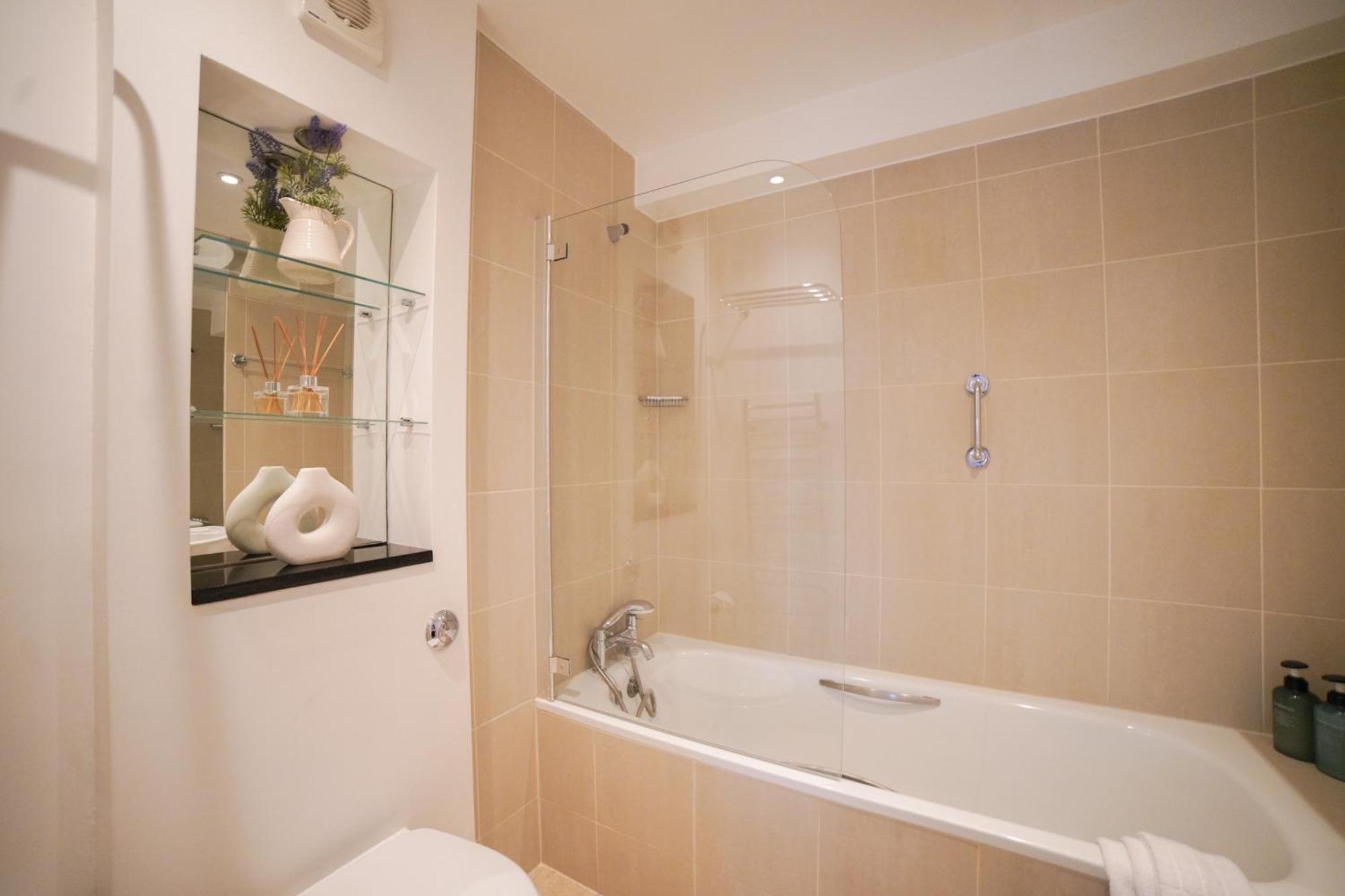 Art-deco In Very Popular Chelsea Area Appartement *