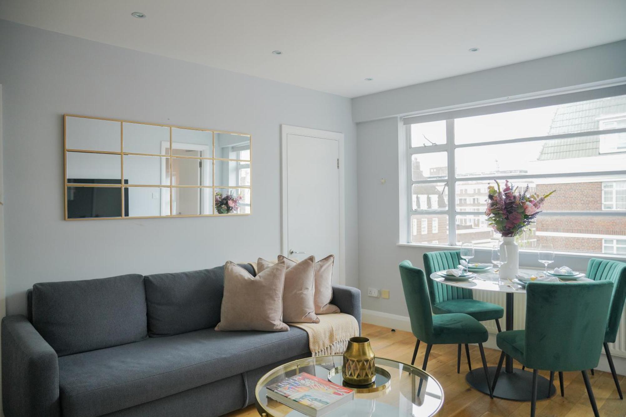 Art-deco In Very Popular Chelsea Area Apartment London