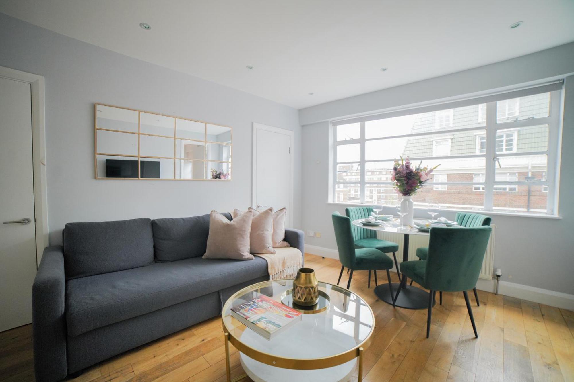 Art-deco In Very Popular Chelsea Area Appartement *