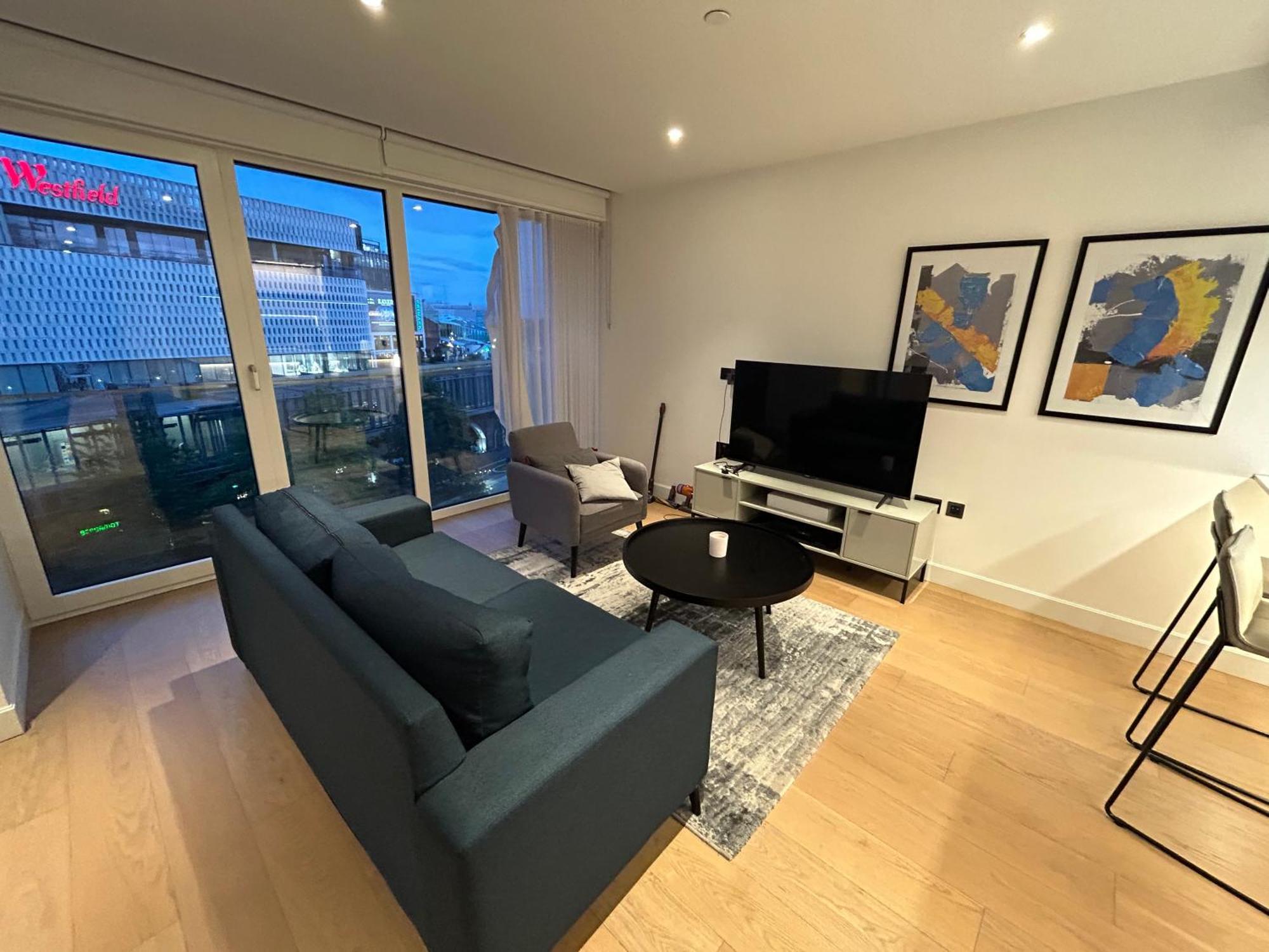 Luxury Modern 2bd 2ba White Living Apartment London
