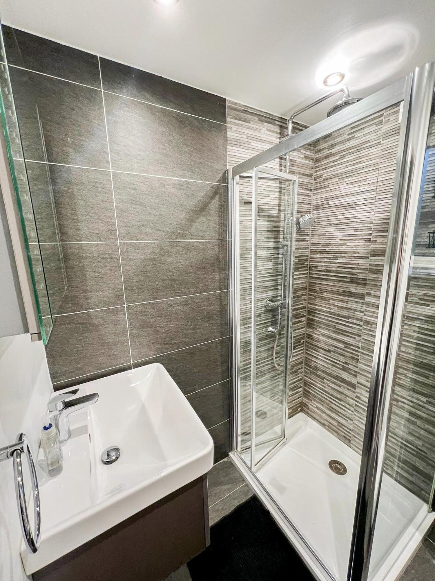 Apartment Charming 2-bedroom Flat With Private Balcony Near Islington Station, Canonbury London