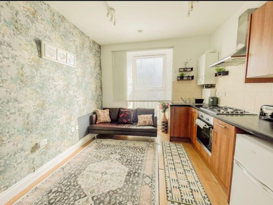 1 Bed * London