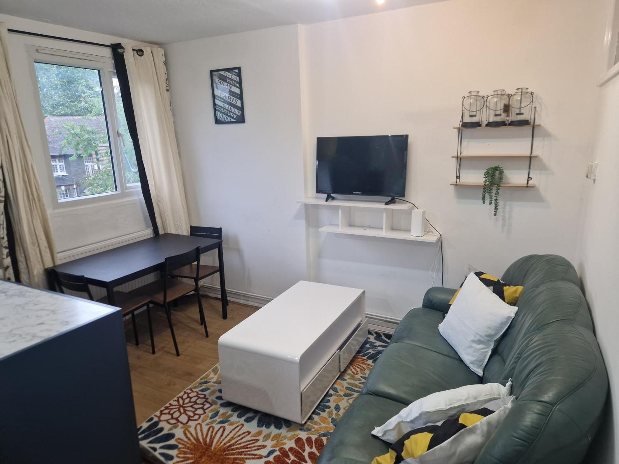 A Lovely Two Bedrooms Flat London