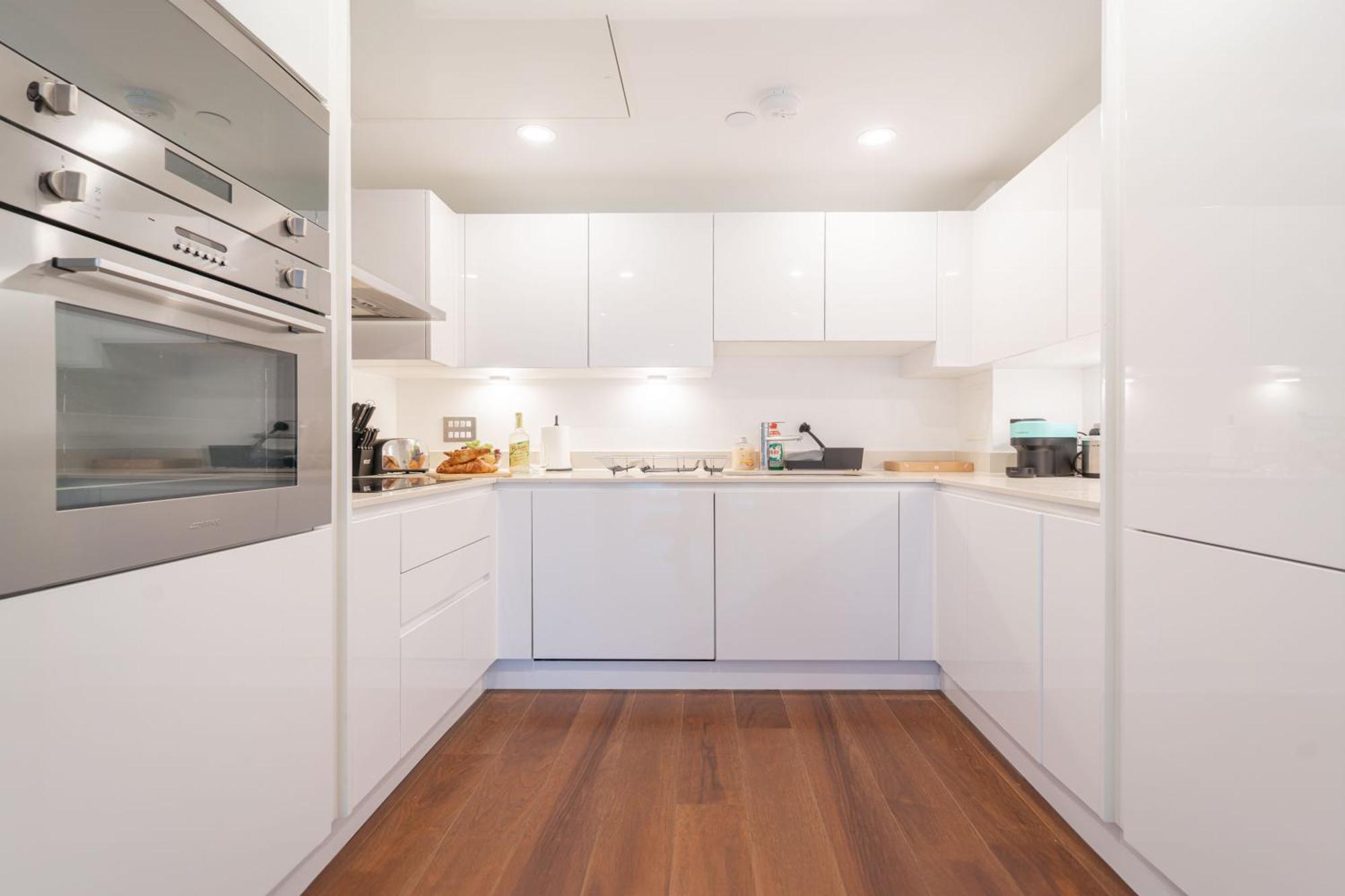 Stylish And Comfortable Canary Wharf Perfect For Long