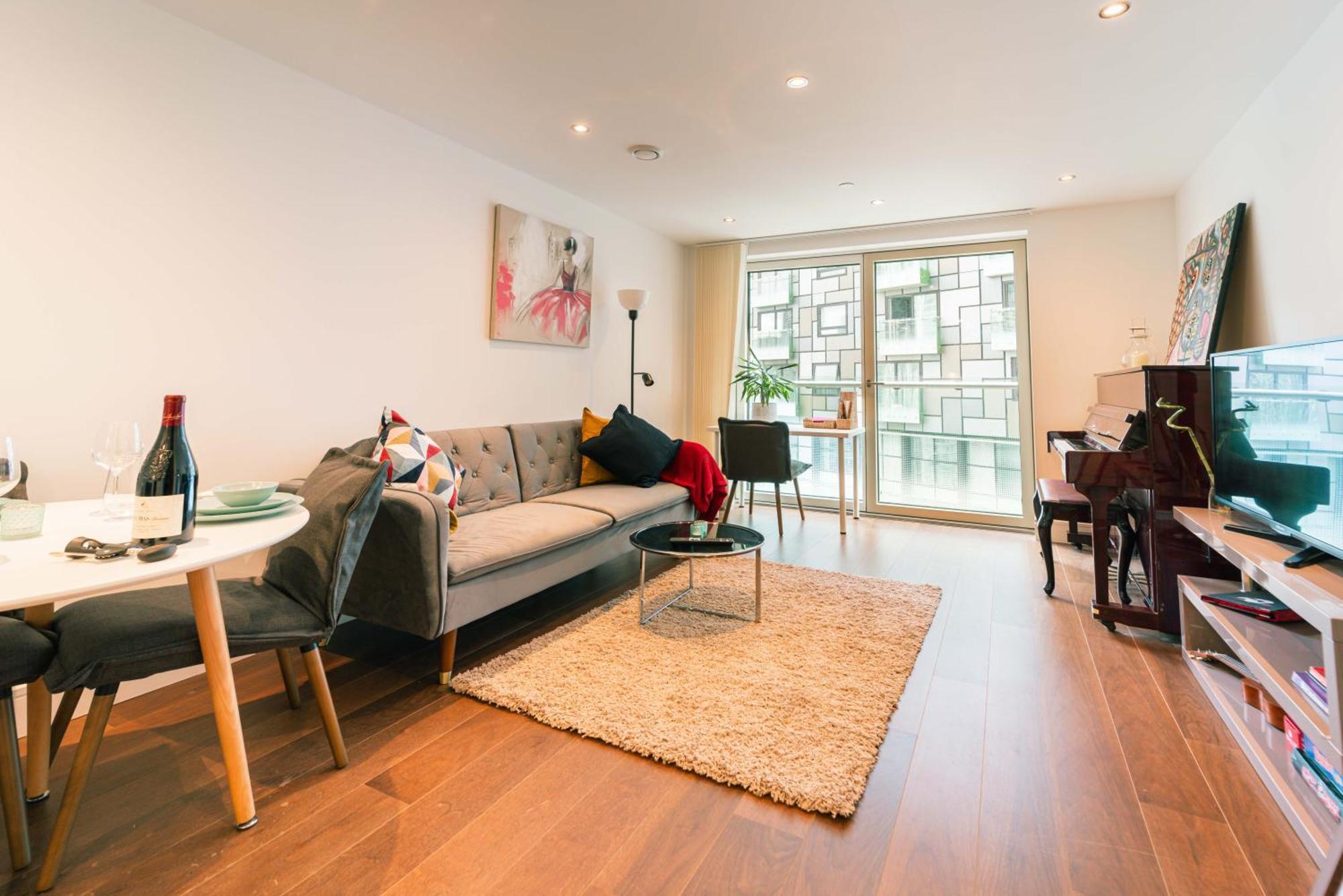 Stylish And Comfortable Canary Wharf Perfect For Long Apartment