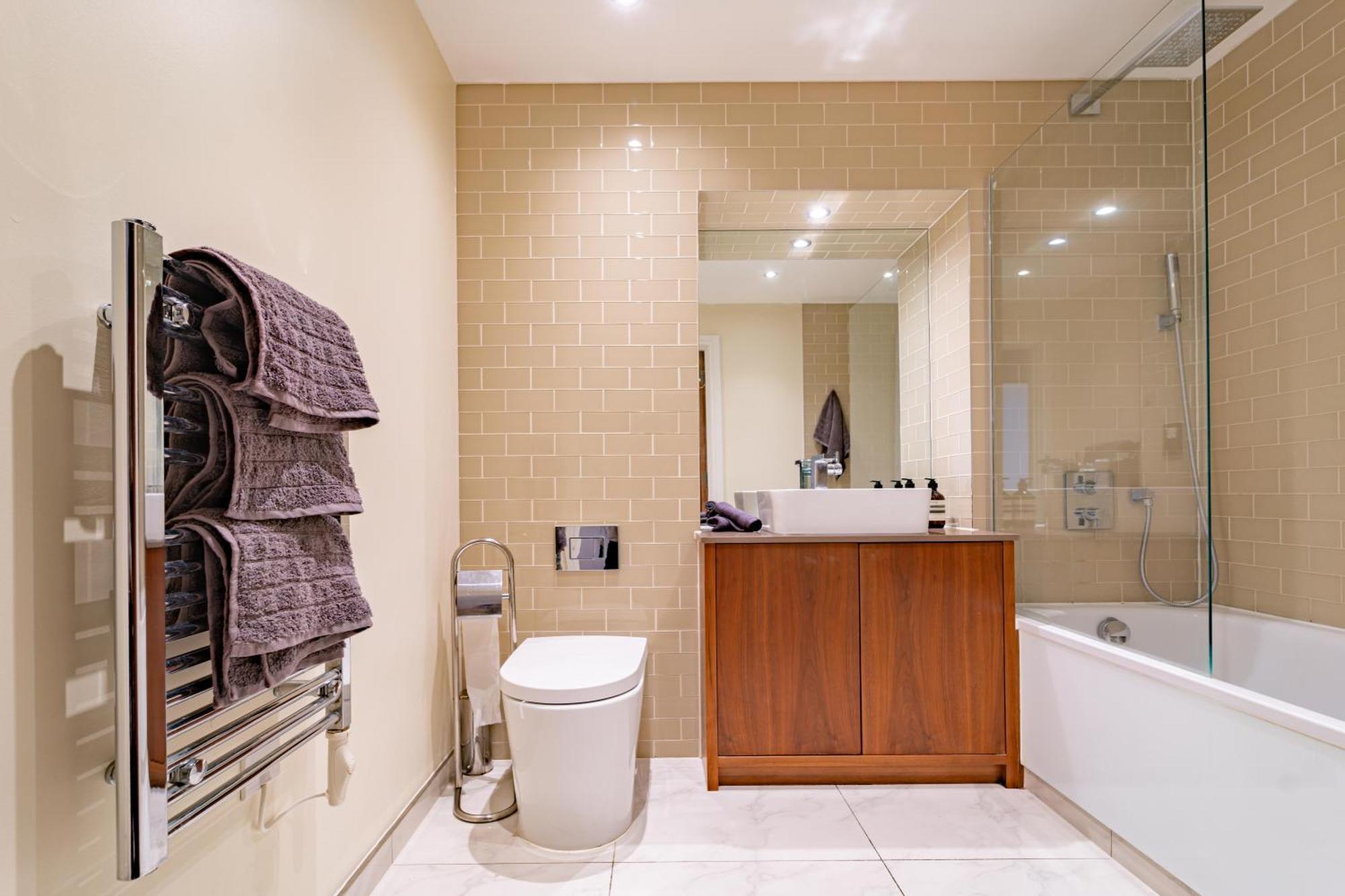 Stylish And Comfortable Canary Wharf Perfect For Long Apartment