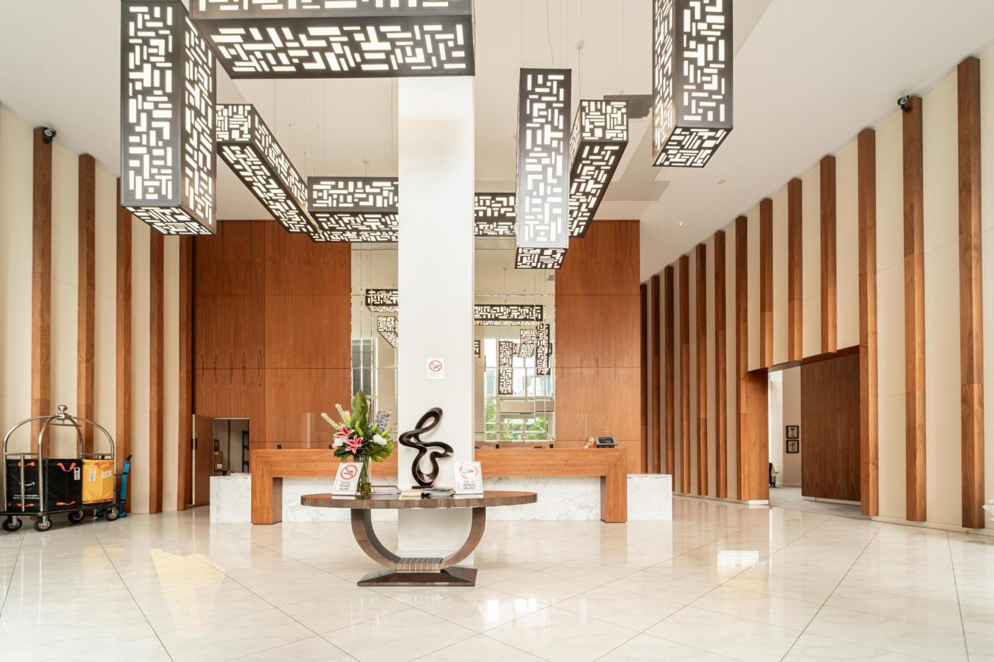 Stylish And Comfortable Canary Wharf Perfect For Long