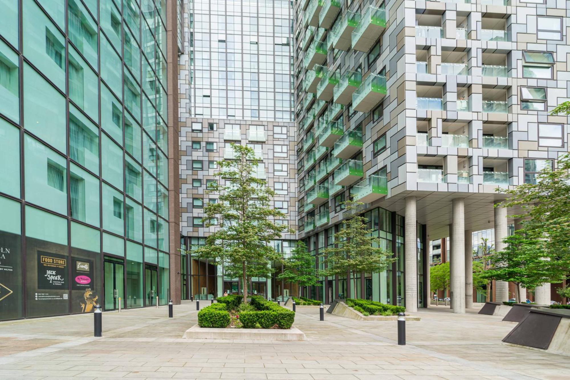 Stylish And Comfortable Canary Wharf Perfect For Long Apartment London