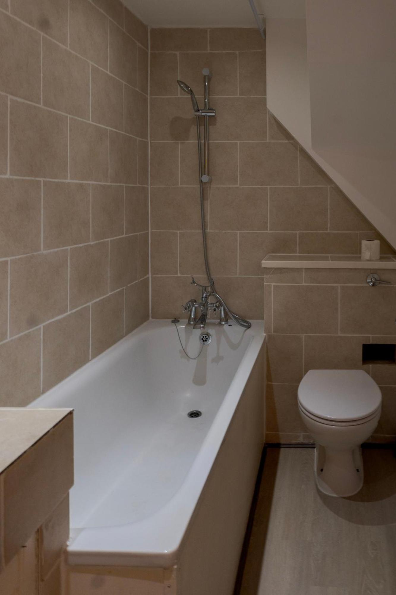 5c- Stylish Urban Retreat - Spacious 2 Bed Flat Appartement Londen