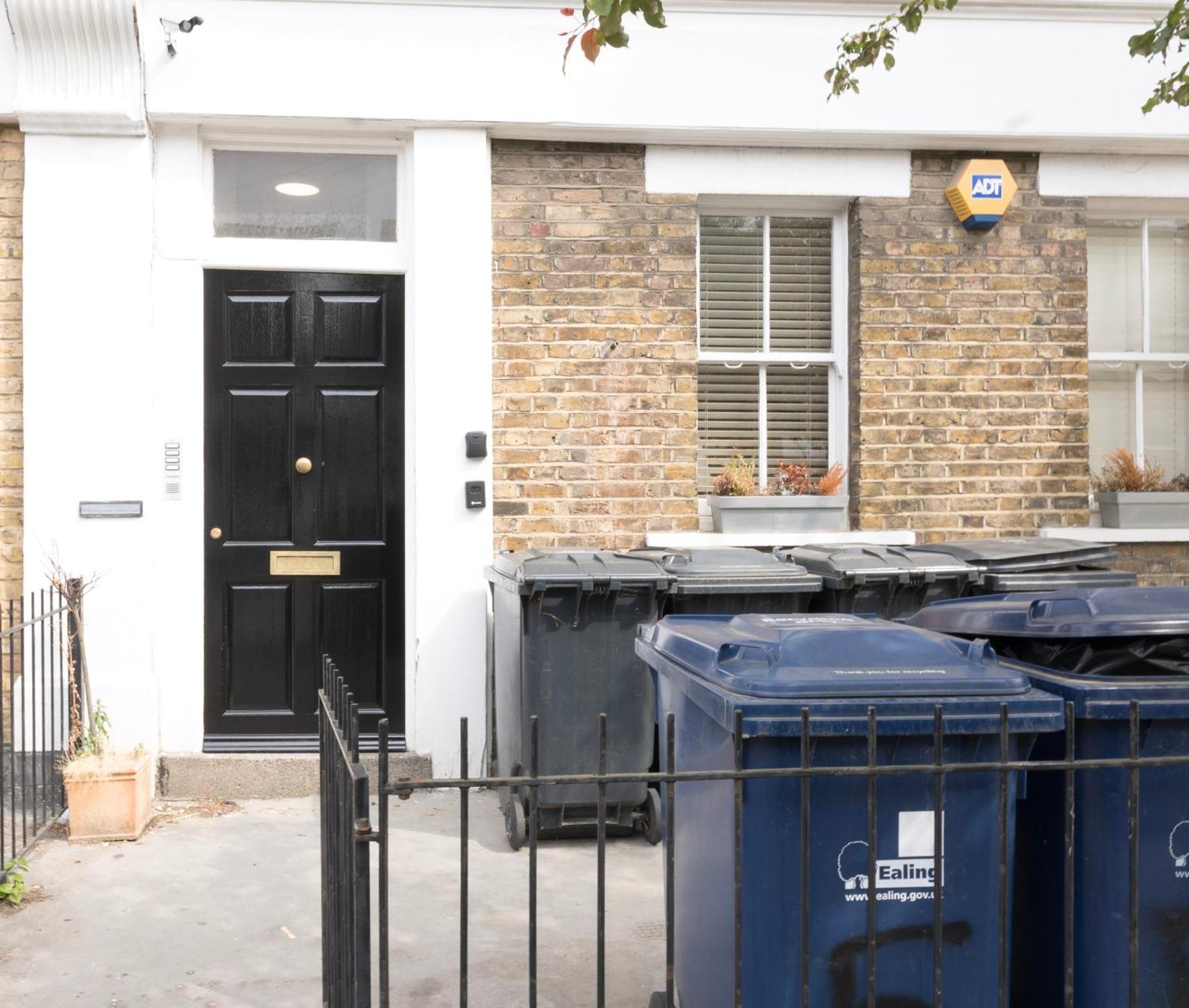 Appartement 5c- Stylish Urban Retreat - Spacious 2 Bed Flat Londen