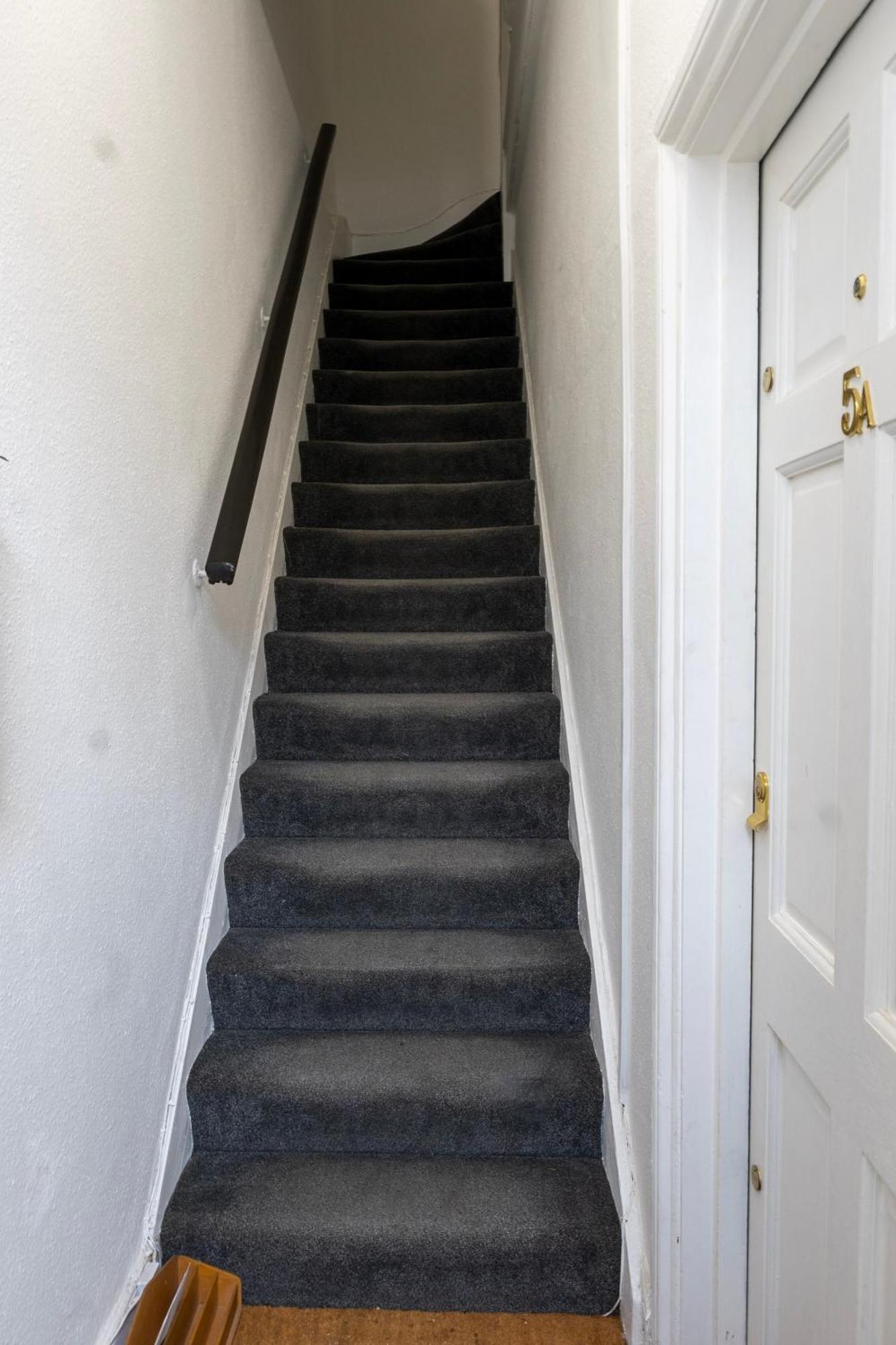 5c- Stylish Urban Retreat - Spacious 2 Bed Flat * Londen