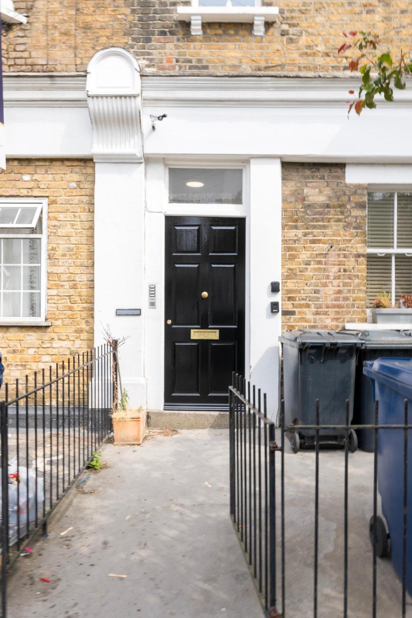 Appartement 5c- Stylish Urban Retreat - Spacious 2 Bed Flat Londen