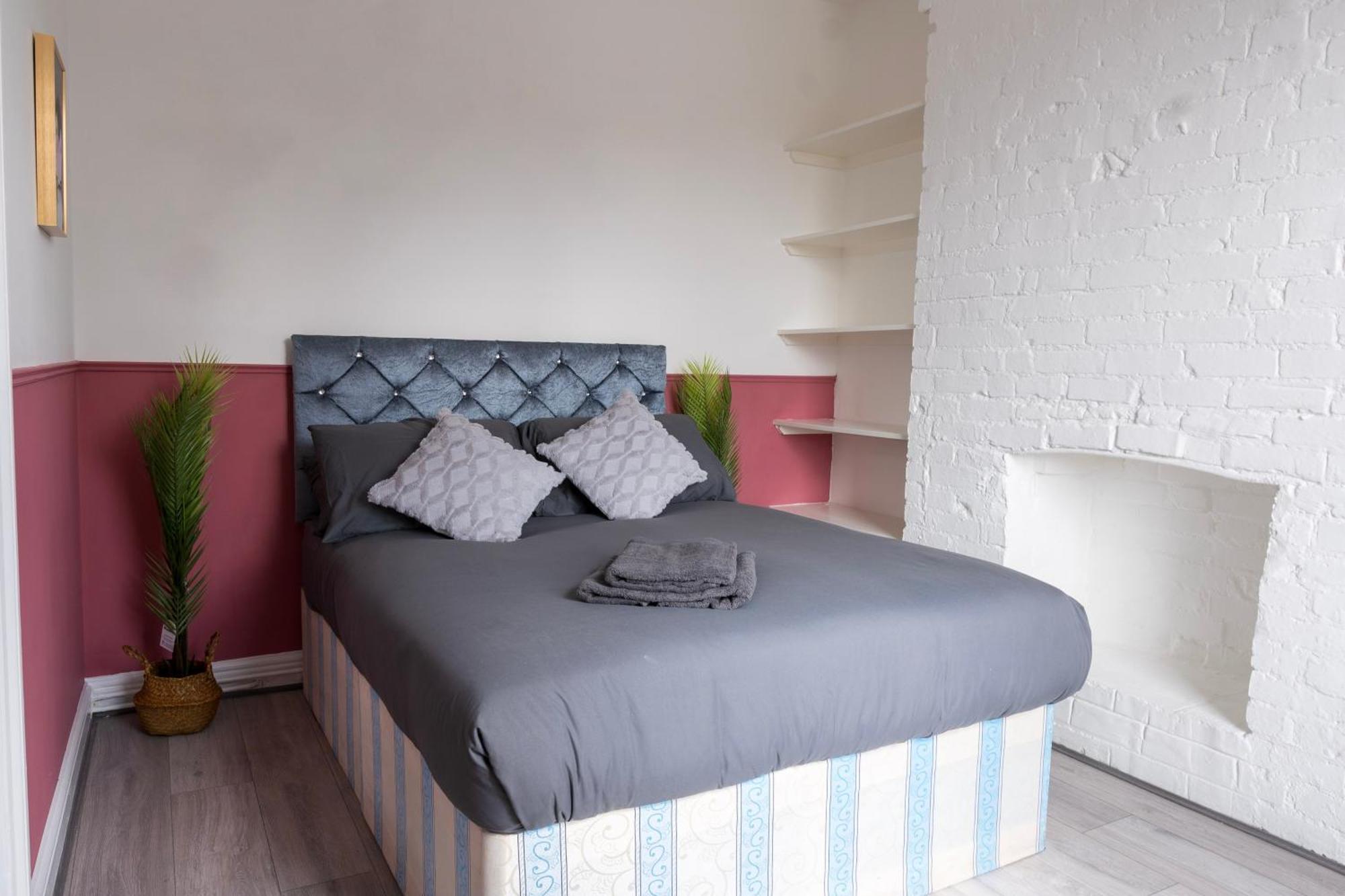 Appartement 5c- Stylish Urban Retreat - Spacious 2 Bed Flat Londen