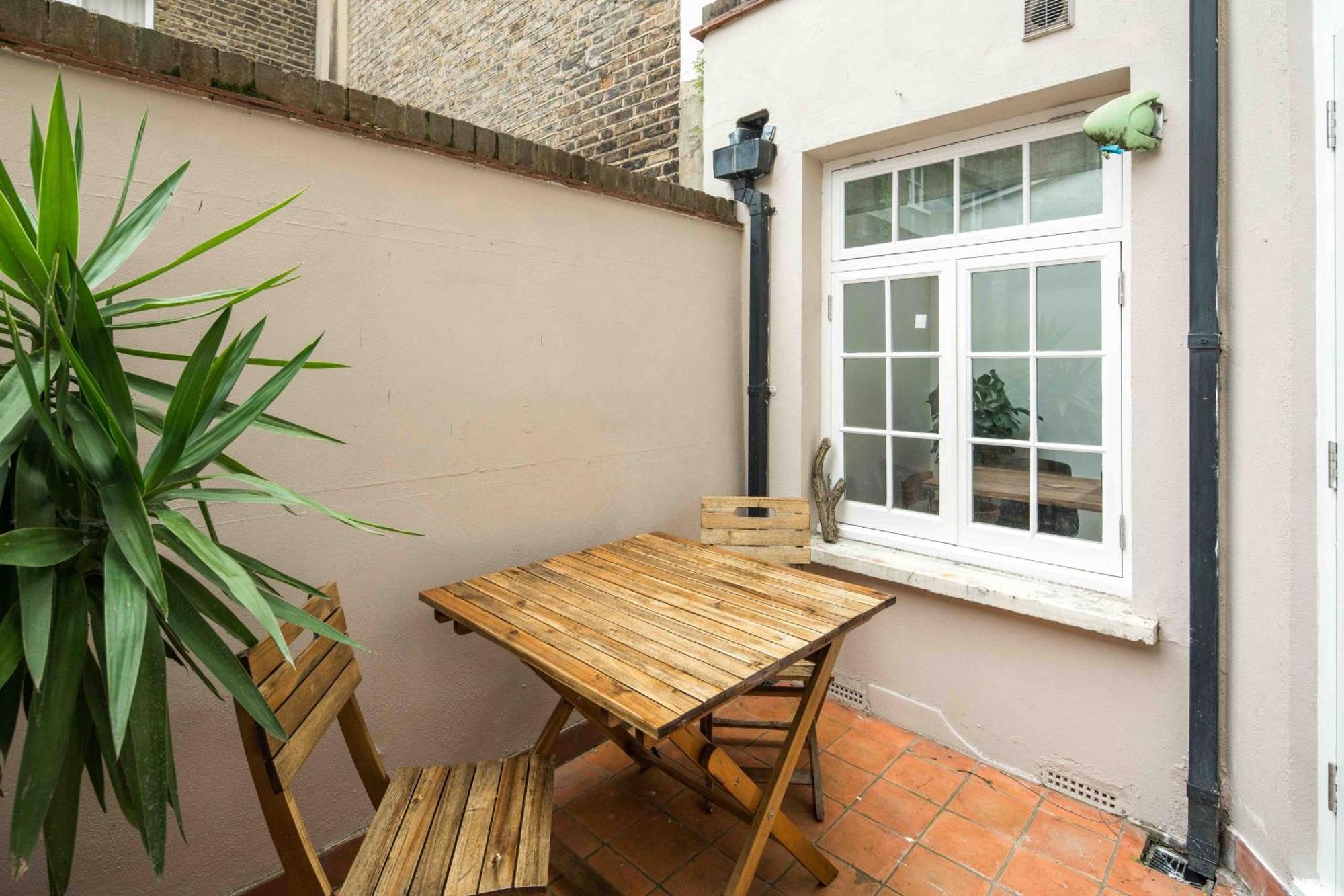 Delightful 2b-2b Prime London