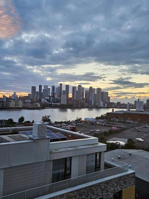 Appartement Modern 1-bed With Panoramic View In Londen