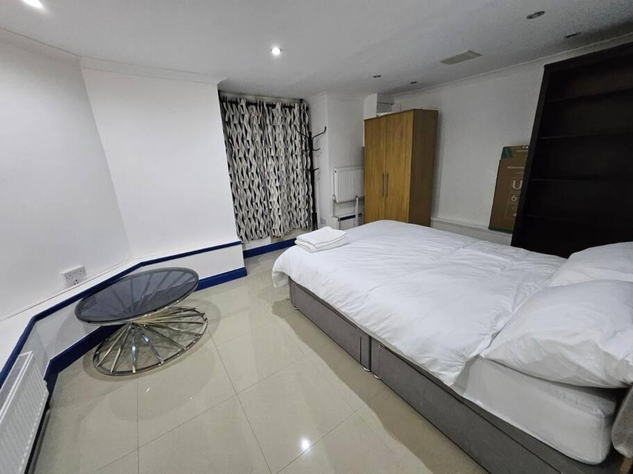 Affordable Comfort Flat In Islington Apartment London