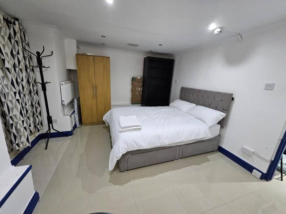 Apartment Affordable Comfort Flat In Islington London
