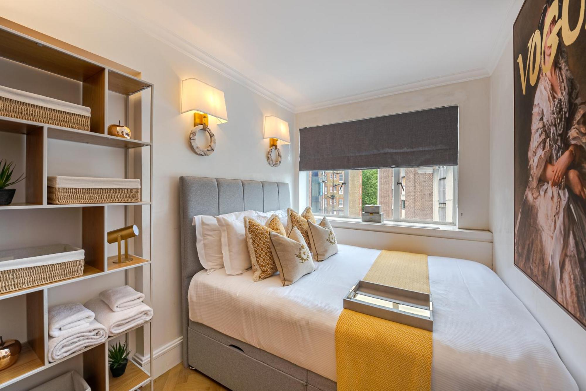 Apartment Charming 2 Bed Flat In Knightsbridge London Balcony View Of Harrods London