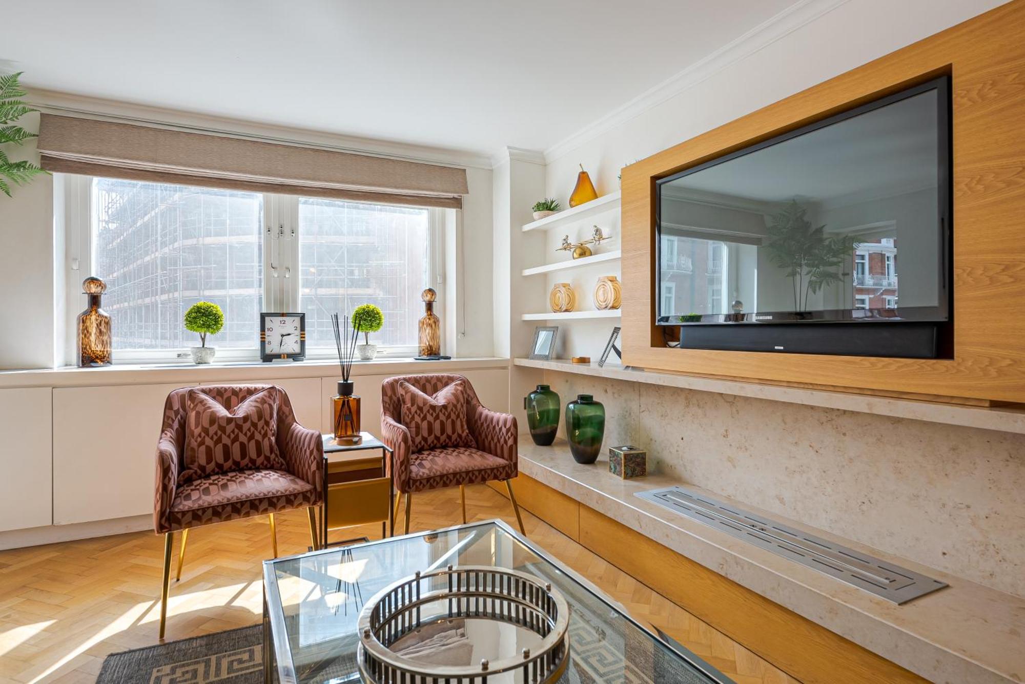 Charming 2 Bed Flat In Knightsbridge London Balcony View Of Harrods Apartment London