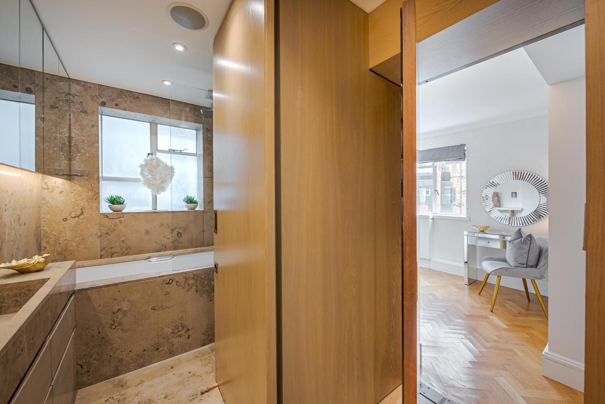 Charming 2 Bed Flat In Knightsbridge London Balcony View Of Harrods London