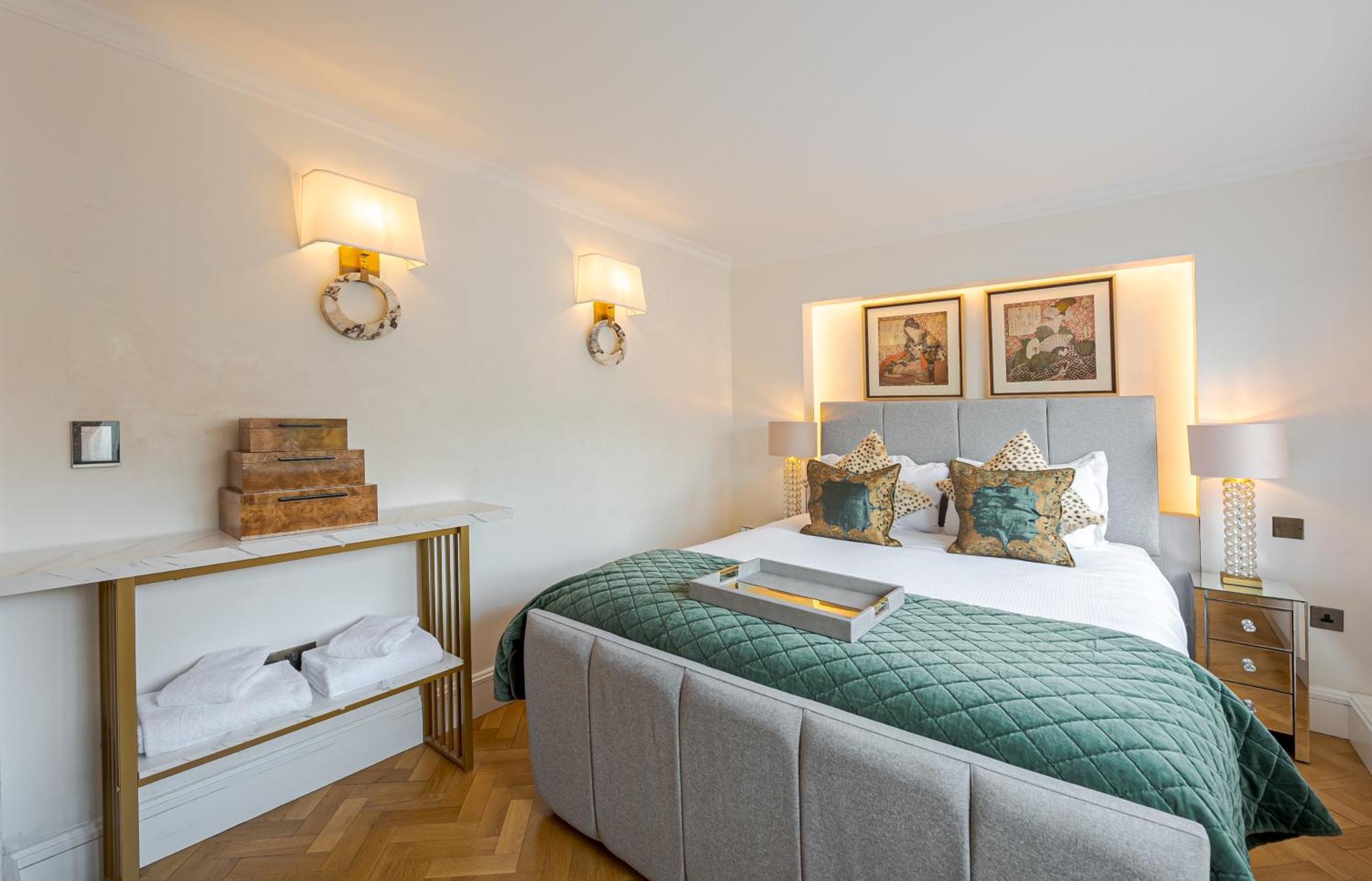 Charming 2 Bed Flat In Knightsbridge London Balcony View Of Harrods Apartment *