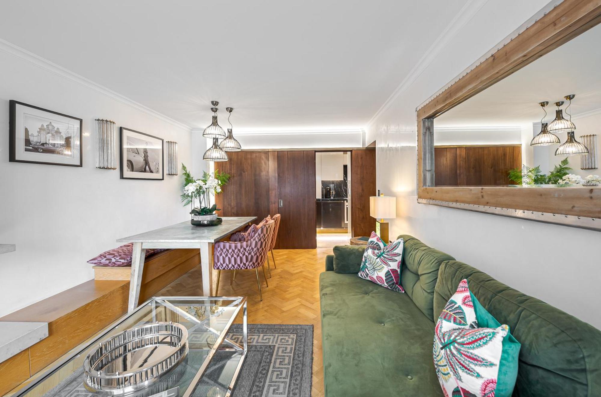 Charming 2 Bed Flat In Knightsbridge London Balcony View Of Harrods Apartment London