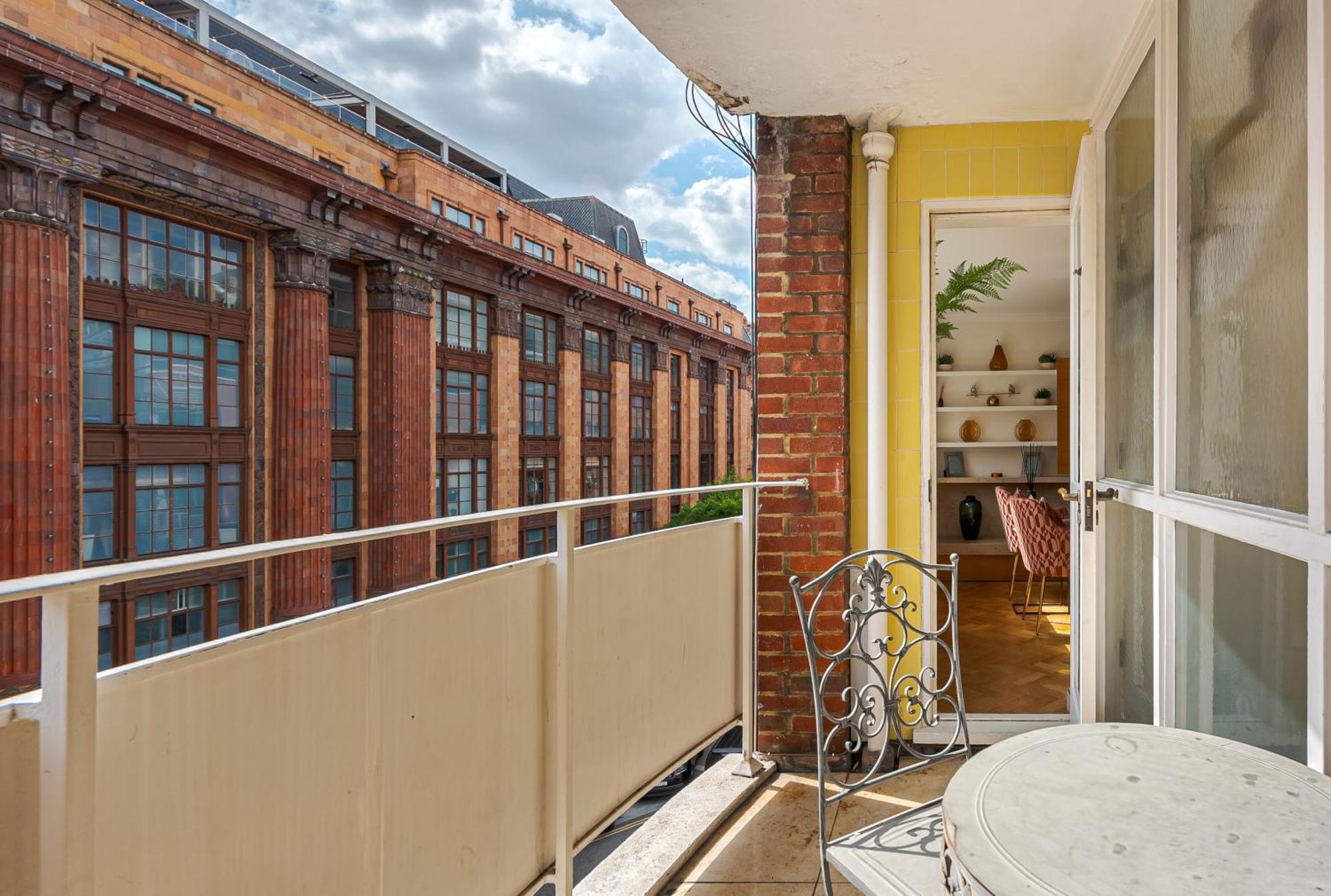 Apartment Charming 2 Bed Flat In Knightsbridge London Balcony View Of Harrods *