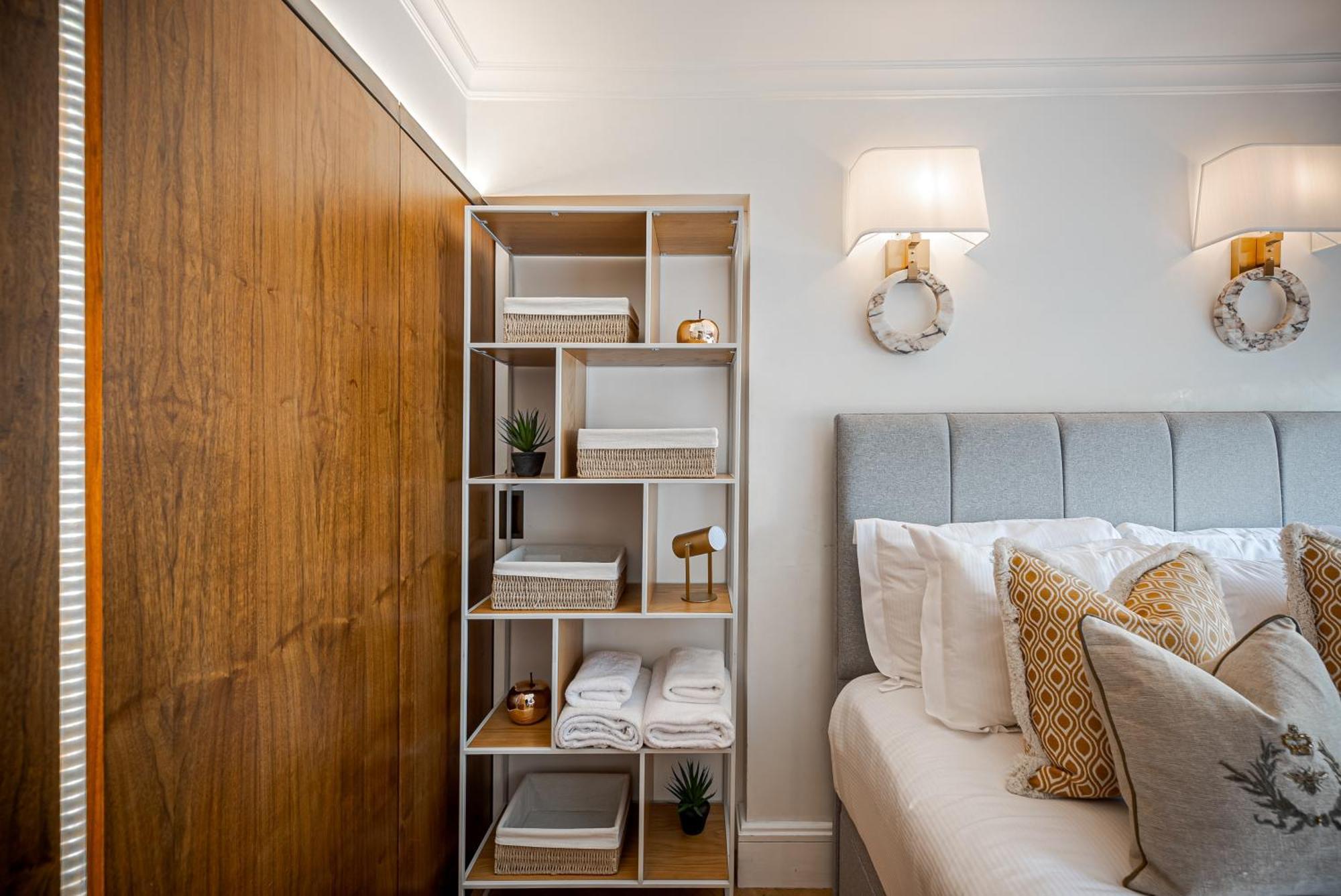 Charming 2 Bed Flat In Knightsbridge London Balcony View Of Harrods Apartment London