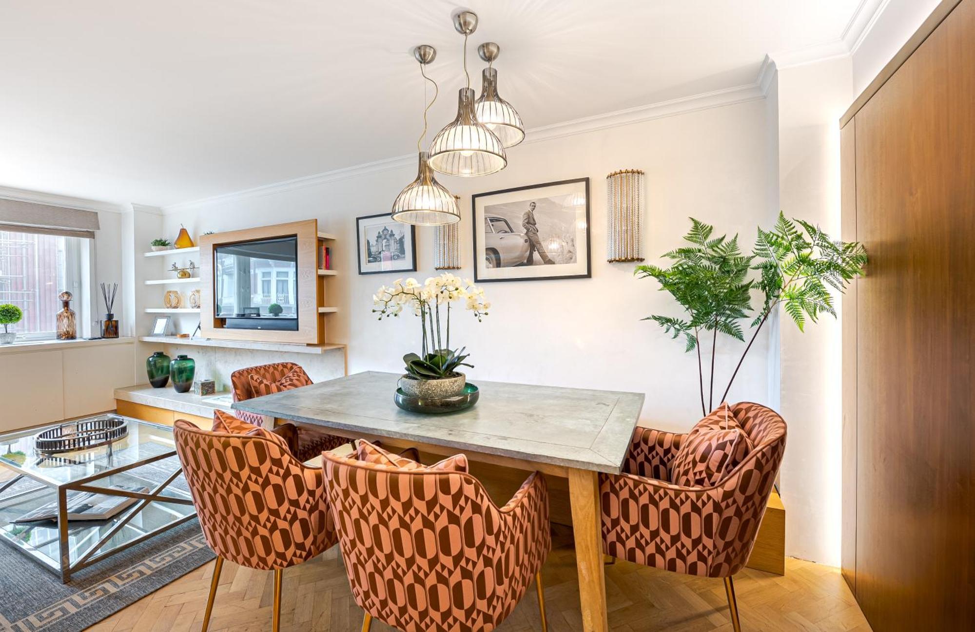 Charming 2 Bed Flat In Knightsbridge London Balcony View Of Harrods * London