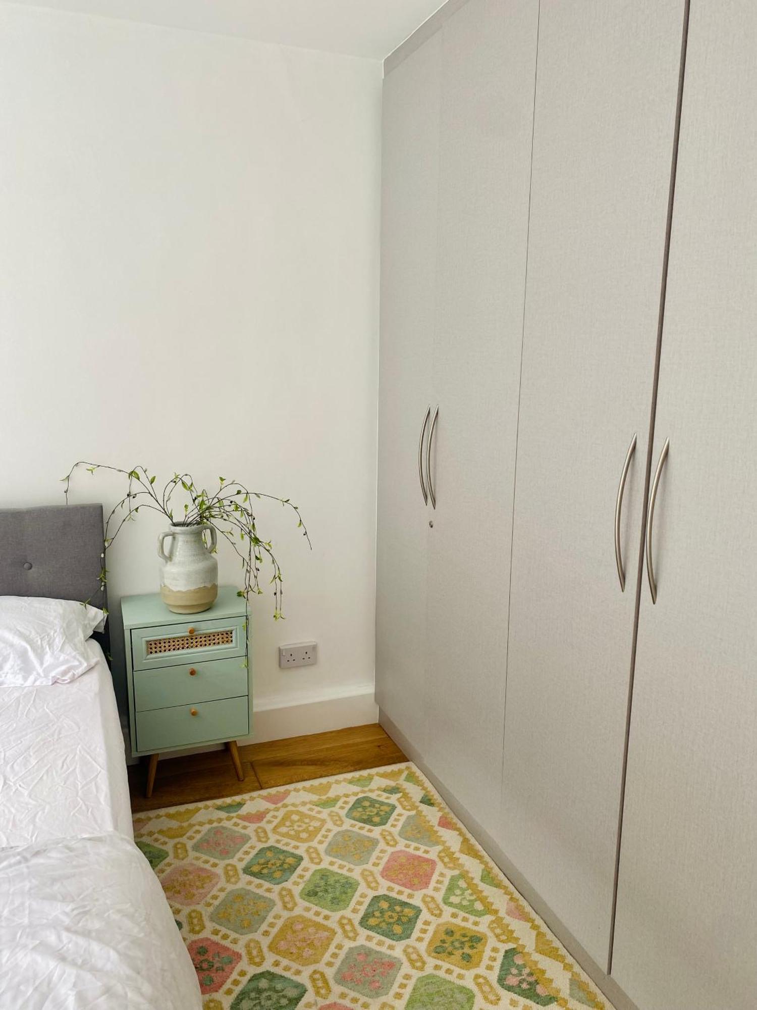 Richmond - Double Bedroom With Garden View Habitación en casa particular Londres