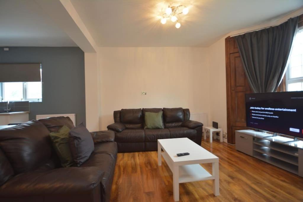 Apartment Lovely 4bedroom London