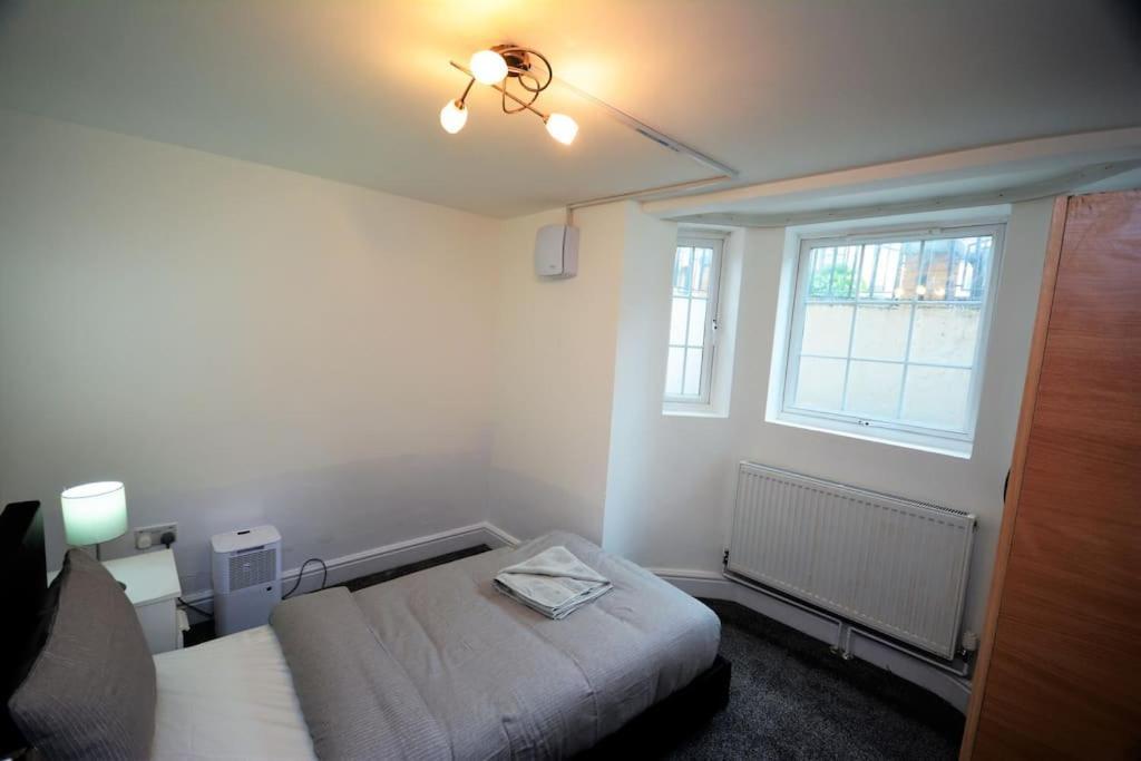 Apartment Lovely 4bedroom London