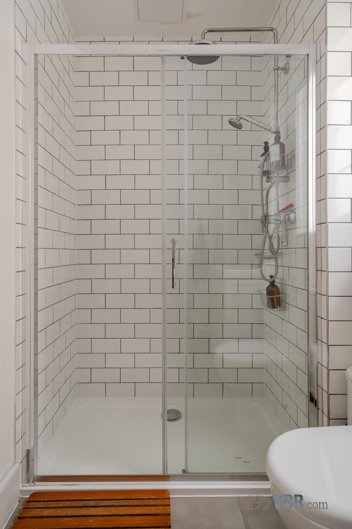 193vbr With Shared Bathrooms Homestay London
