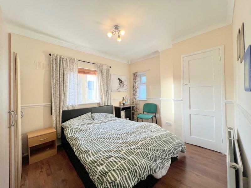 Central Acton House Apartahotel