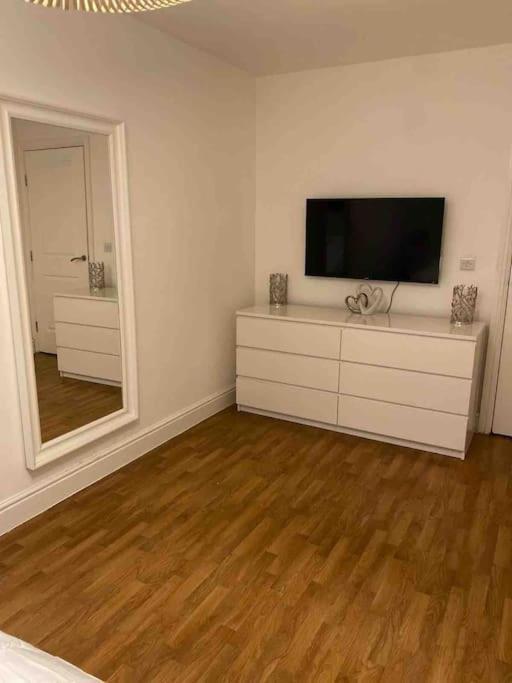 Apartment Heart Of Streatham High Street *