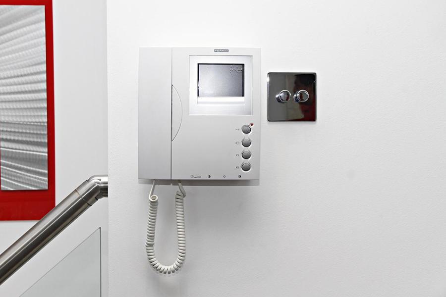 Lets - I2 Apartment London