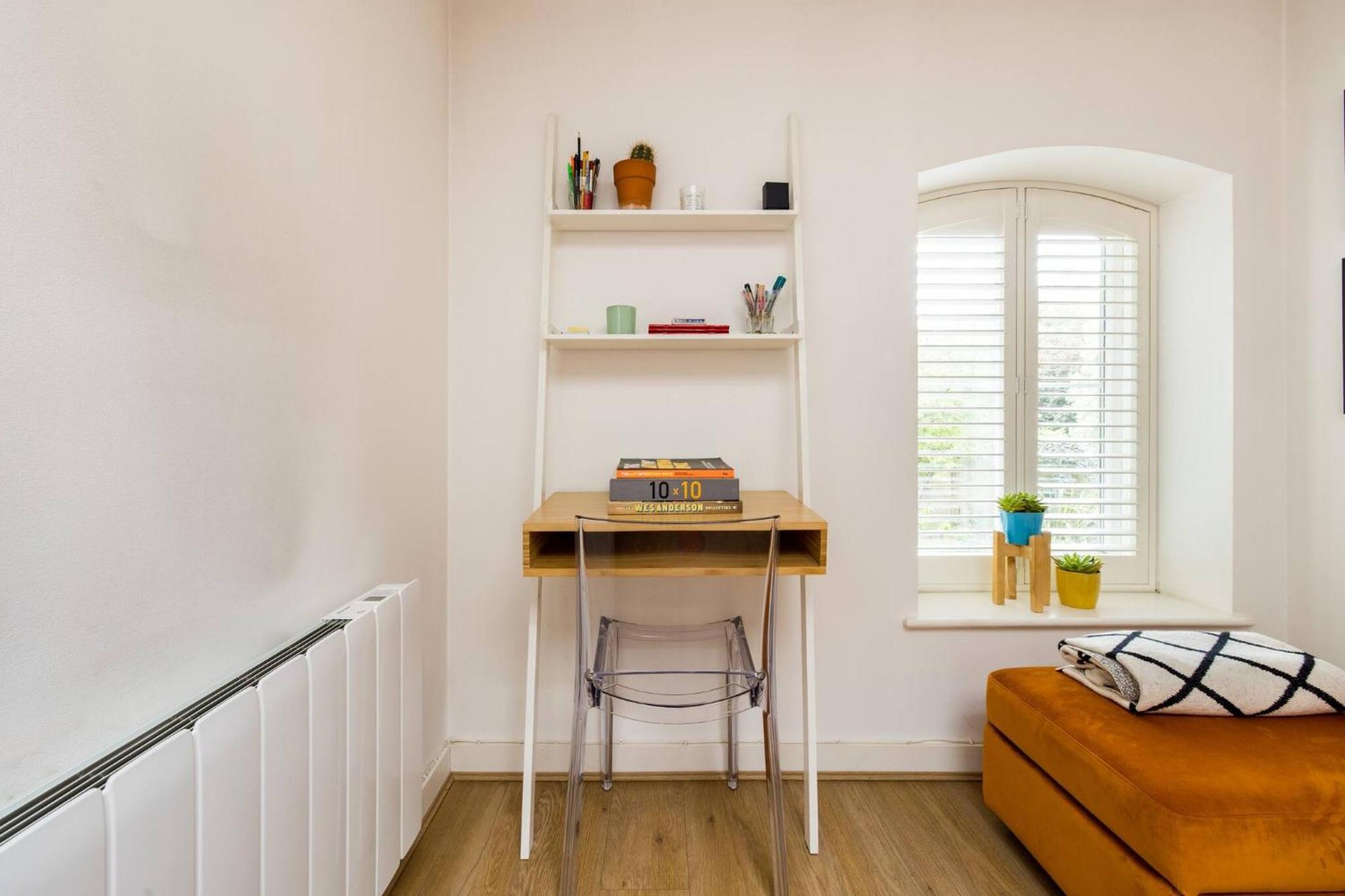 Apartment Wild Roses Serviced - Airport London