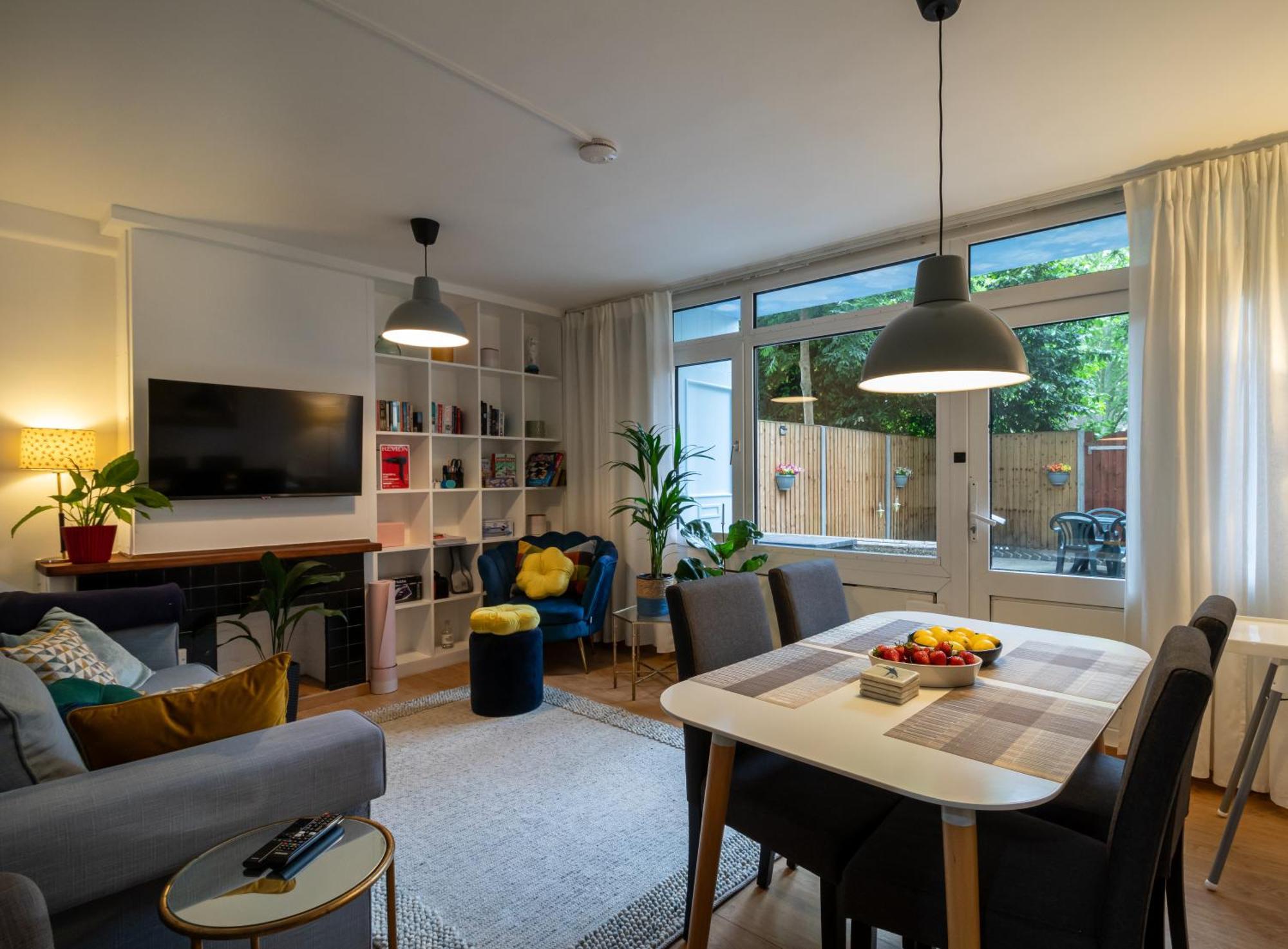 Cosy Family Retreat With Garden & Workspace Londen