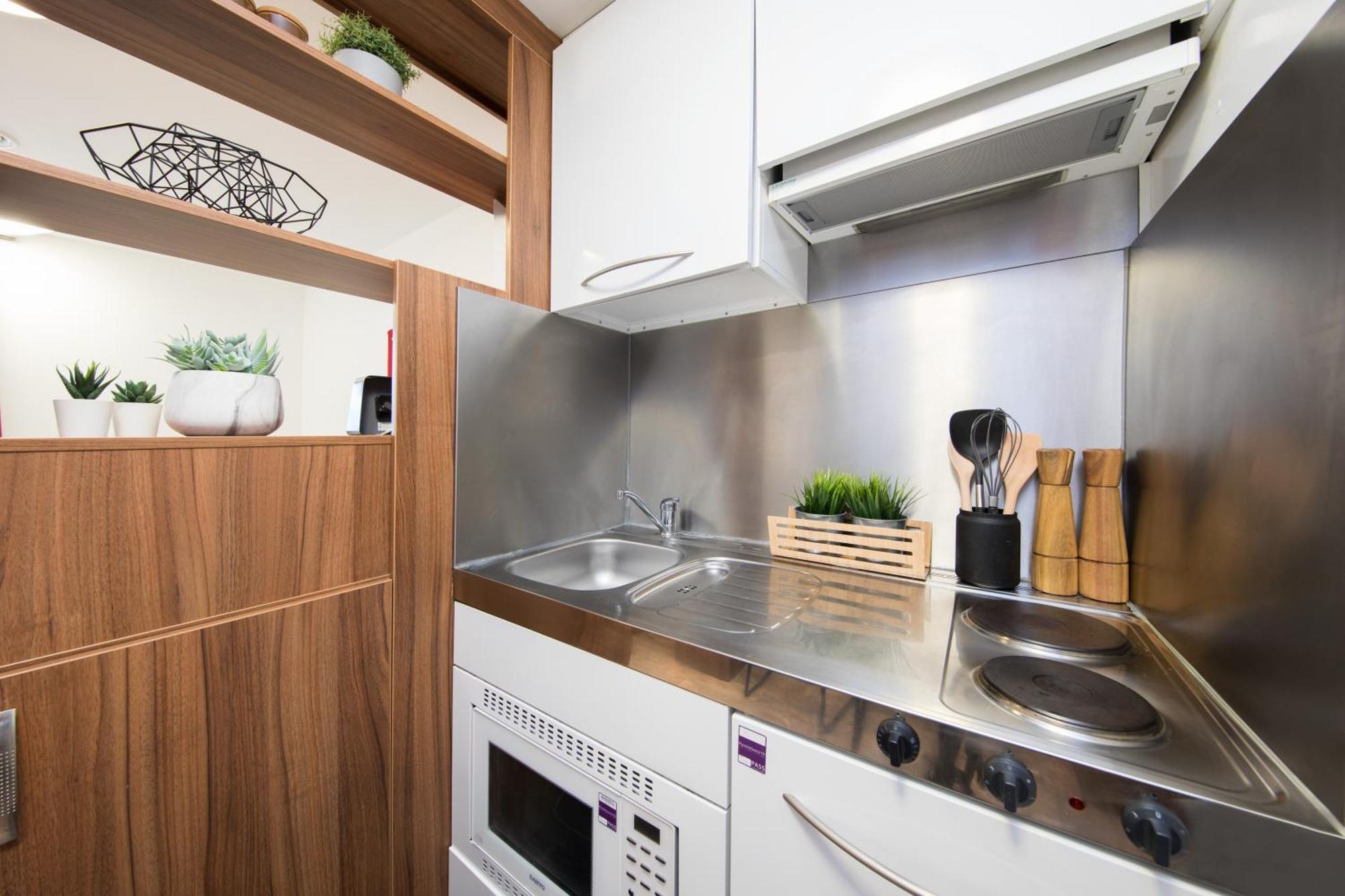 Homestay Student Only With Modern Kitchen And Bath
