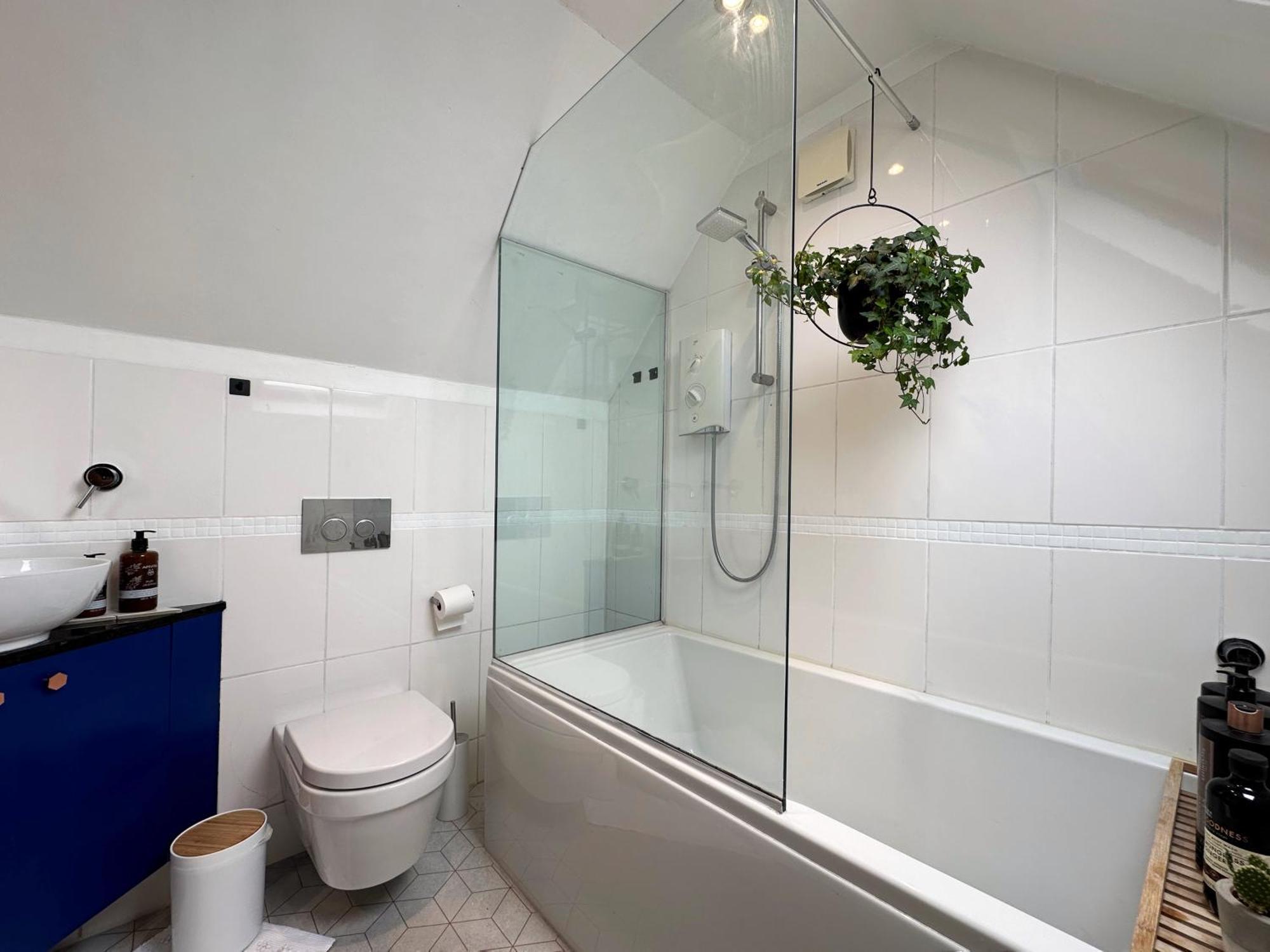 Luxury 2 Bedroom In West Hampstead * London