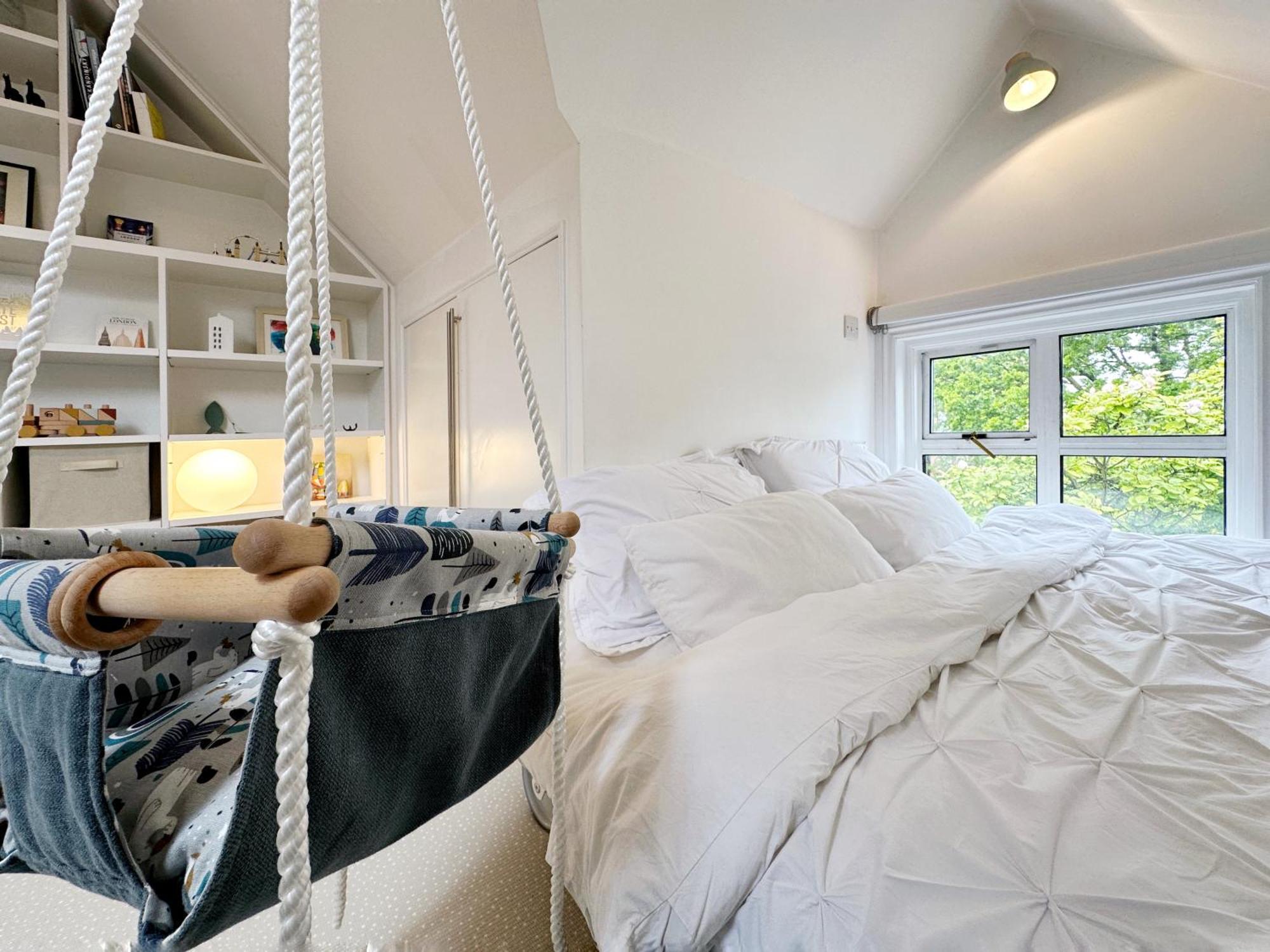 Luxury 2 Bedroom In West Hampstead Apartment