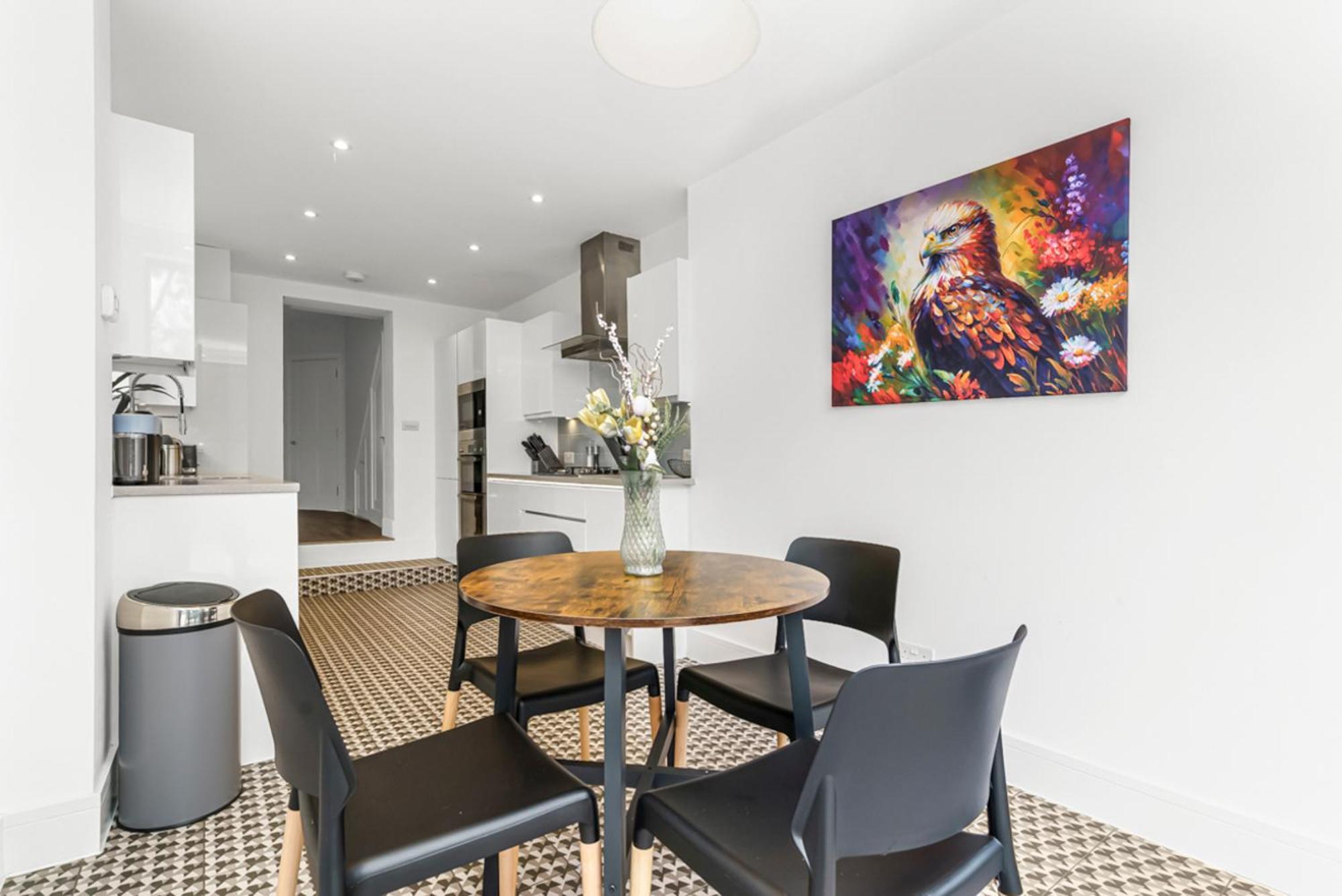 Elegant Hither Family * London