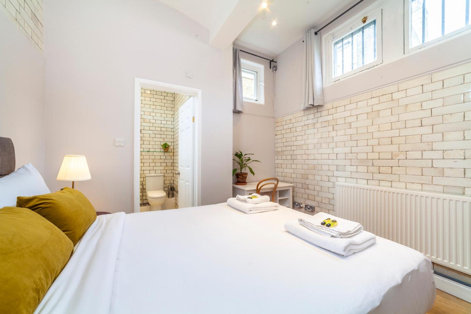 Lotus Guest house *